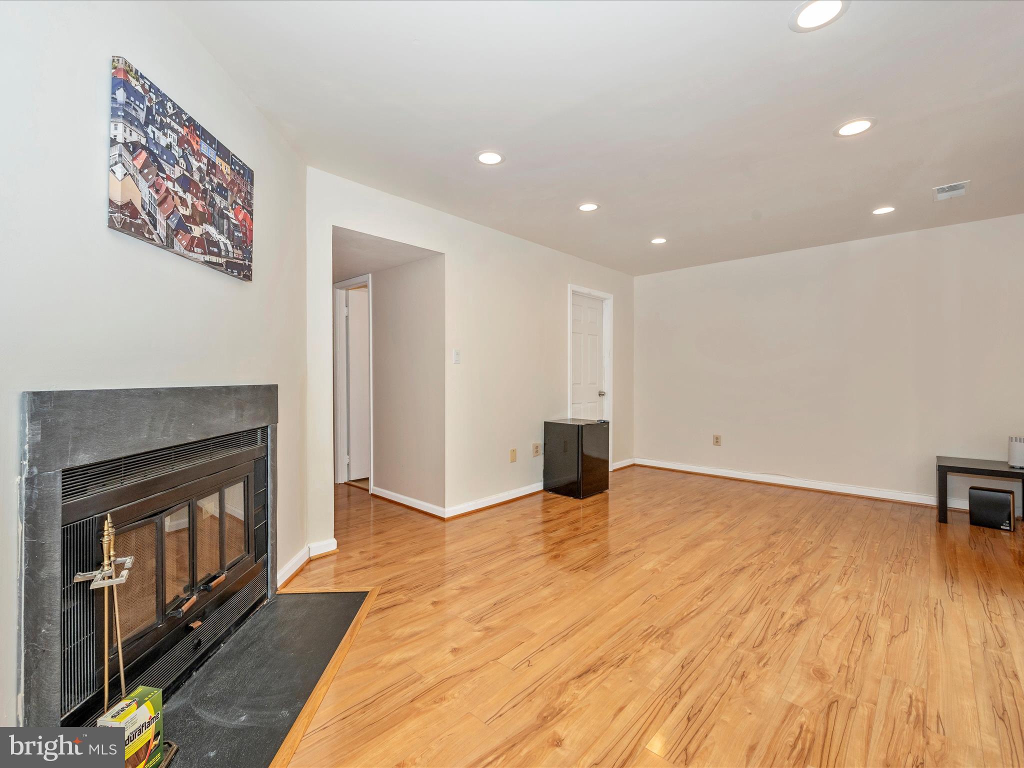 DERWOOD STATION - Residential