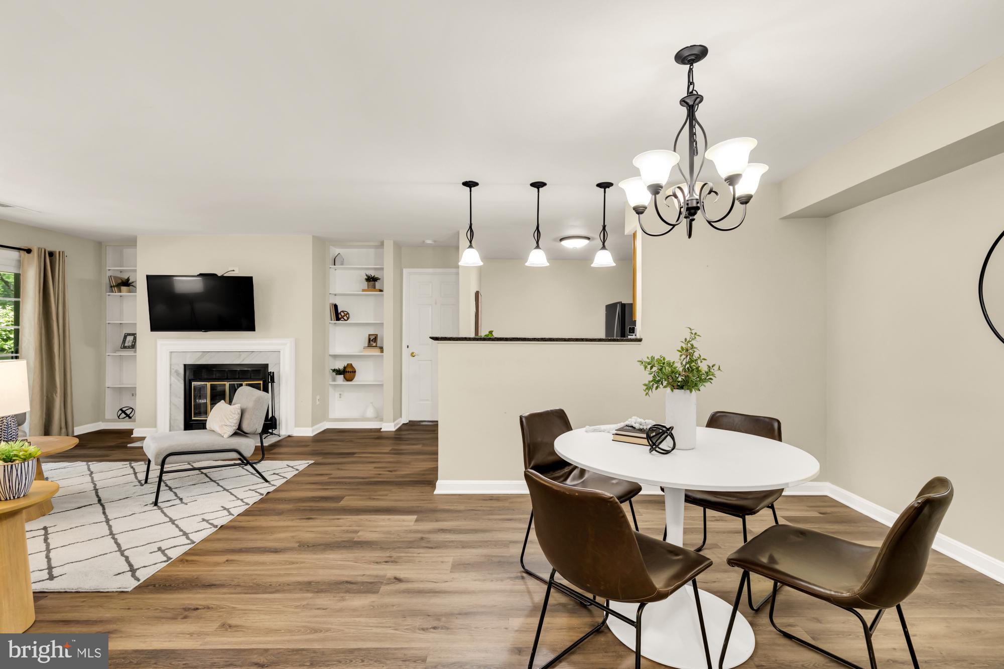 2225 LOVEDALE LANE 303A