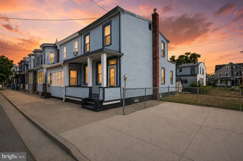 MLS: NJCD2122200