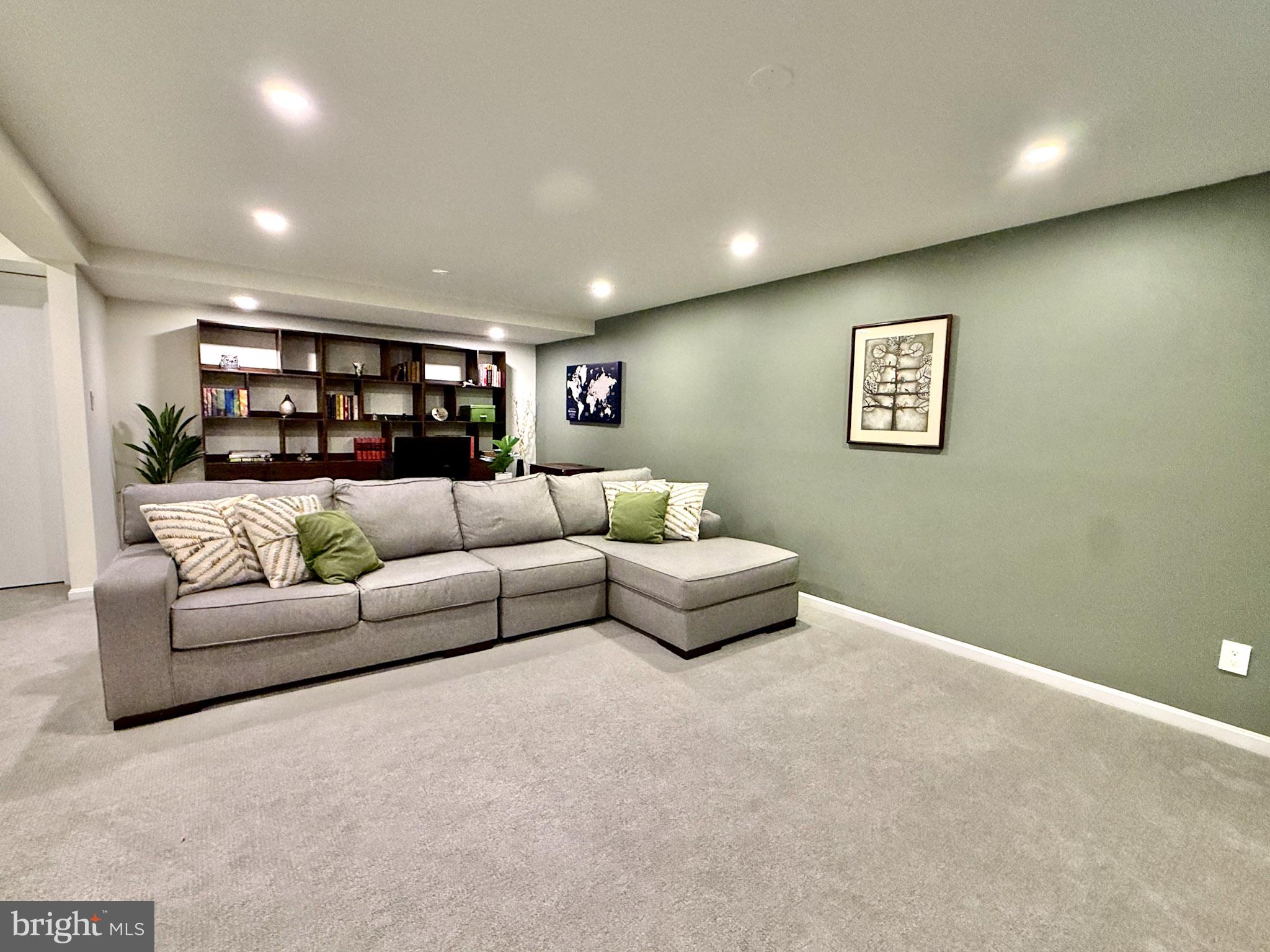 STONELEIGH - Residential