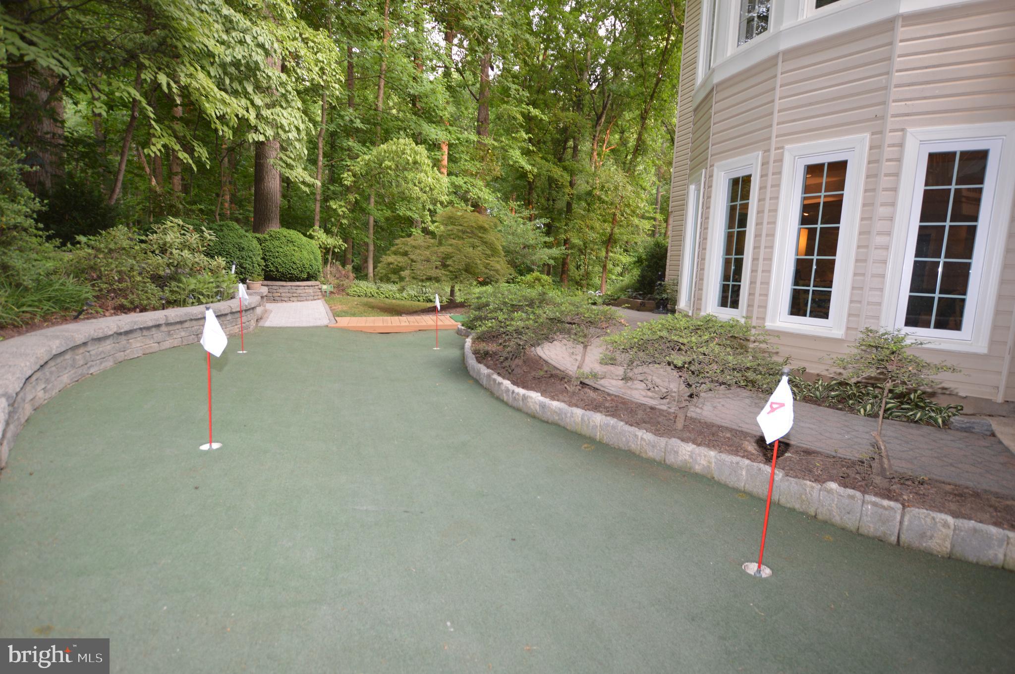 NORTHRIDGE - Residential