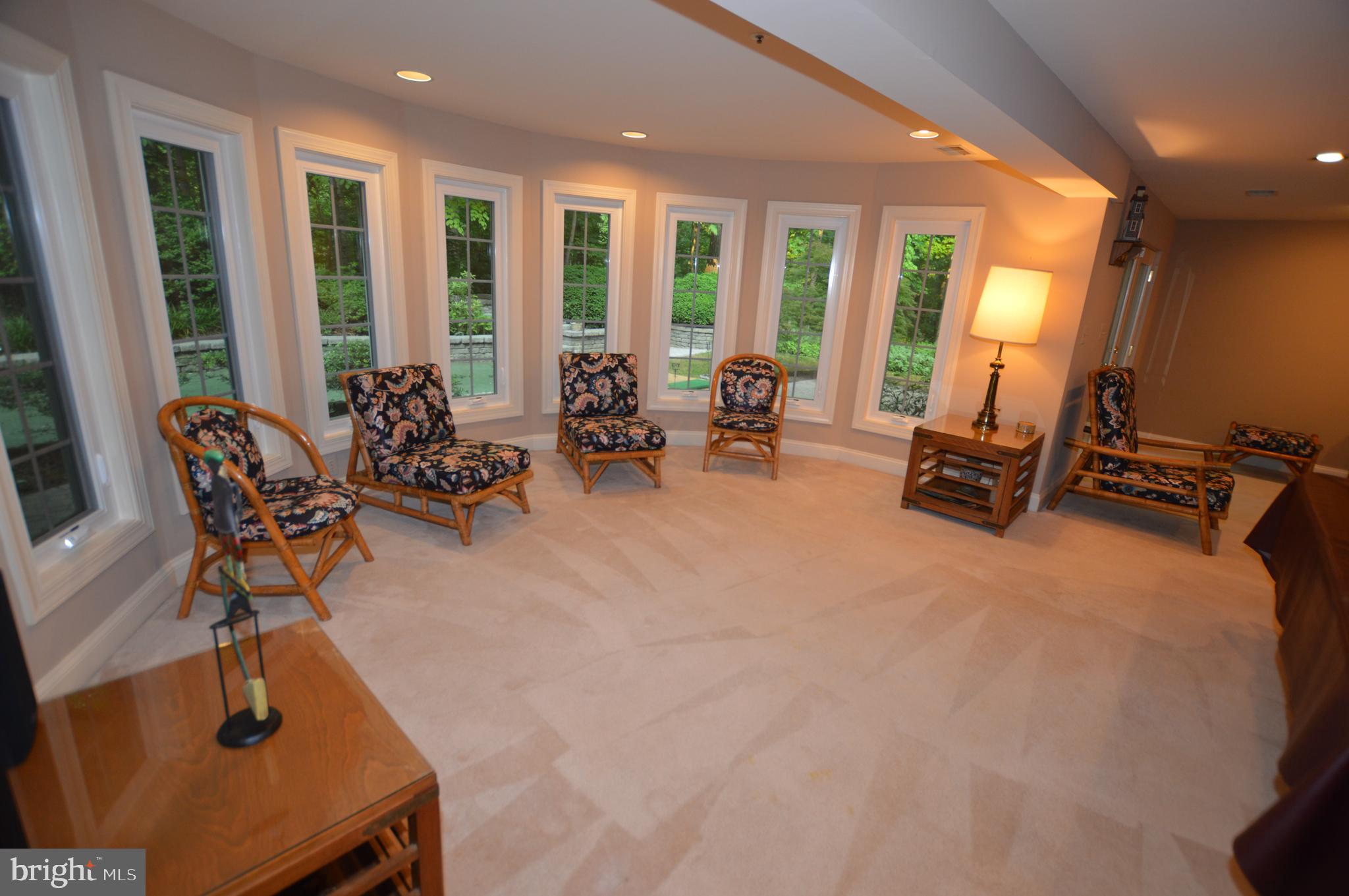 NORTHRIDGE - Residential