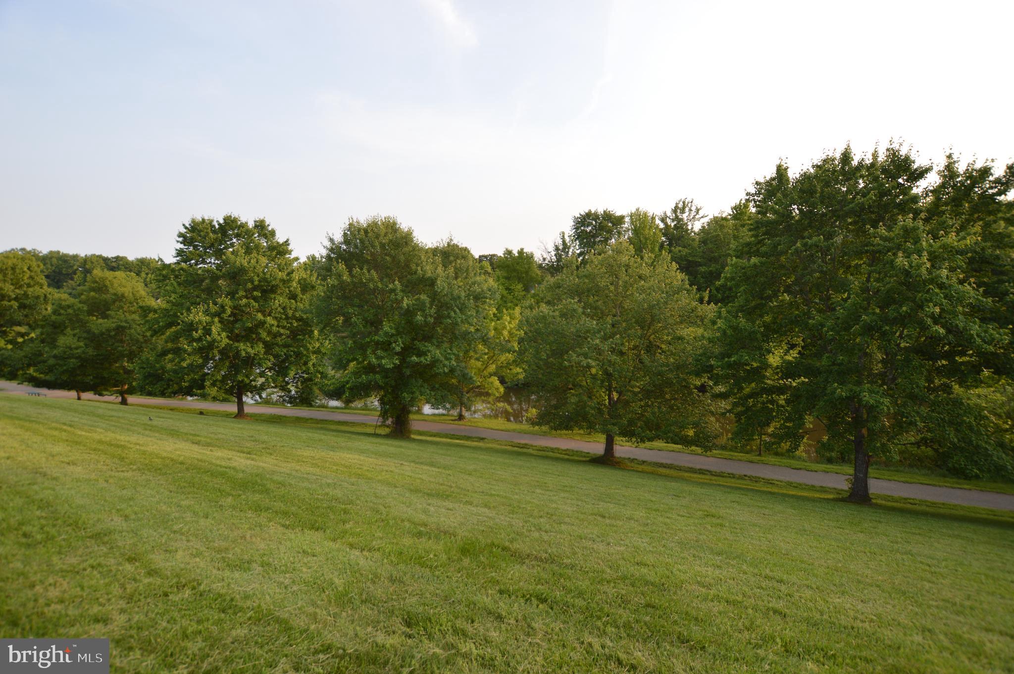 NORTHRIDGE - Residential