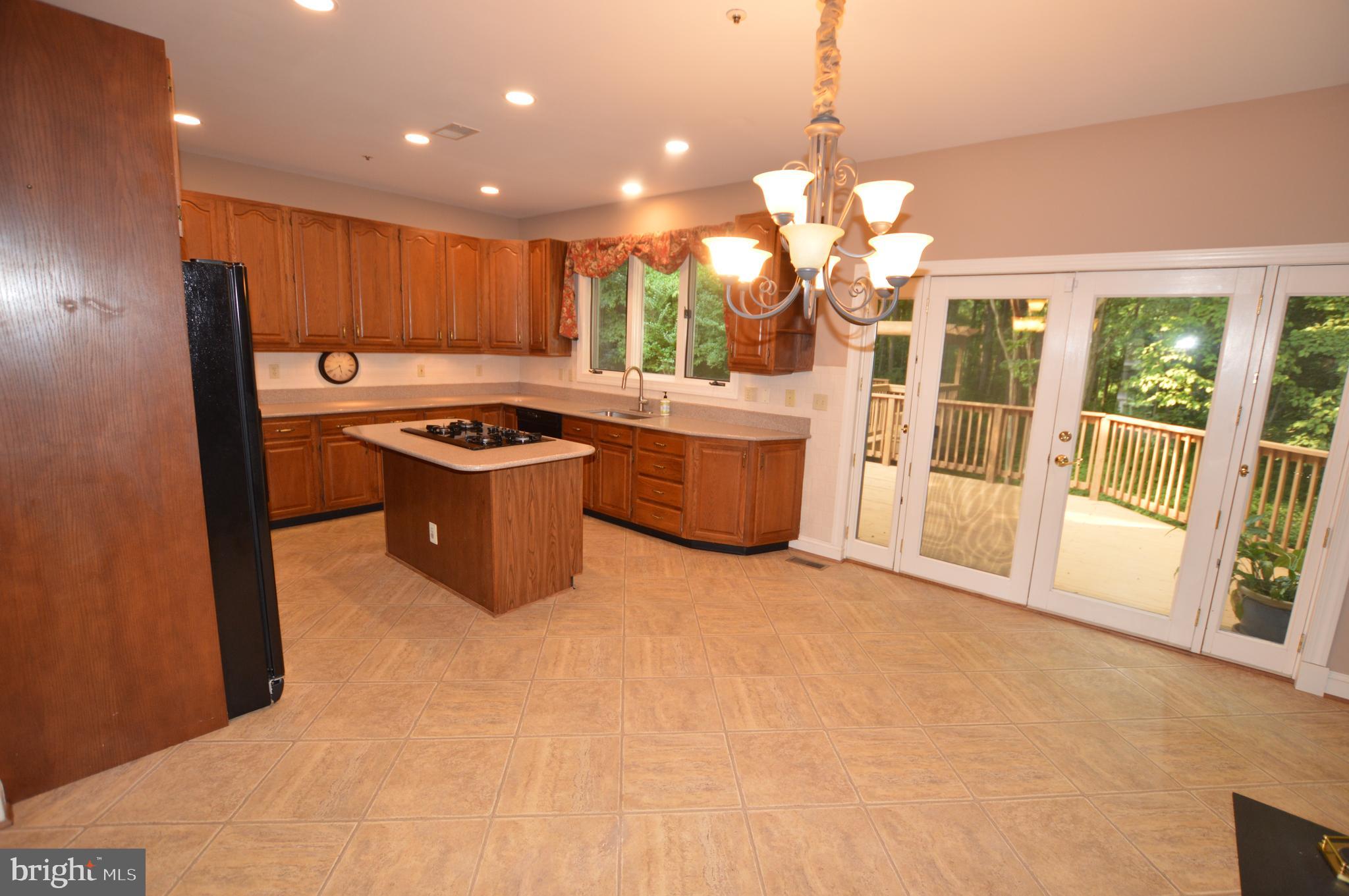 NORTHRIDGE - Residential