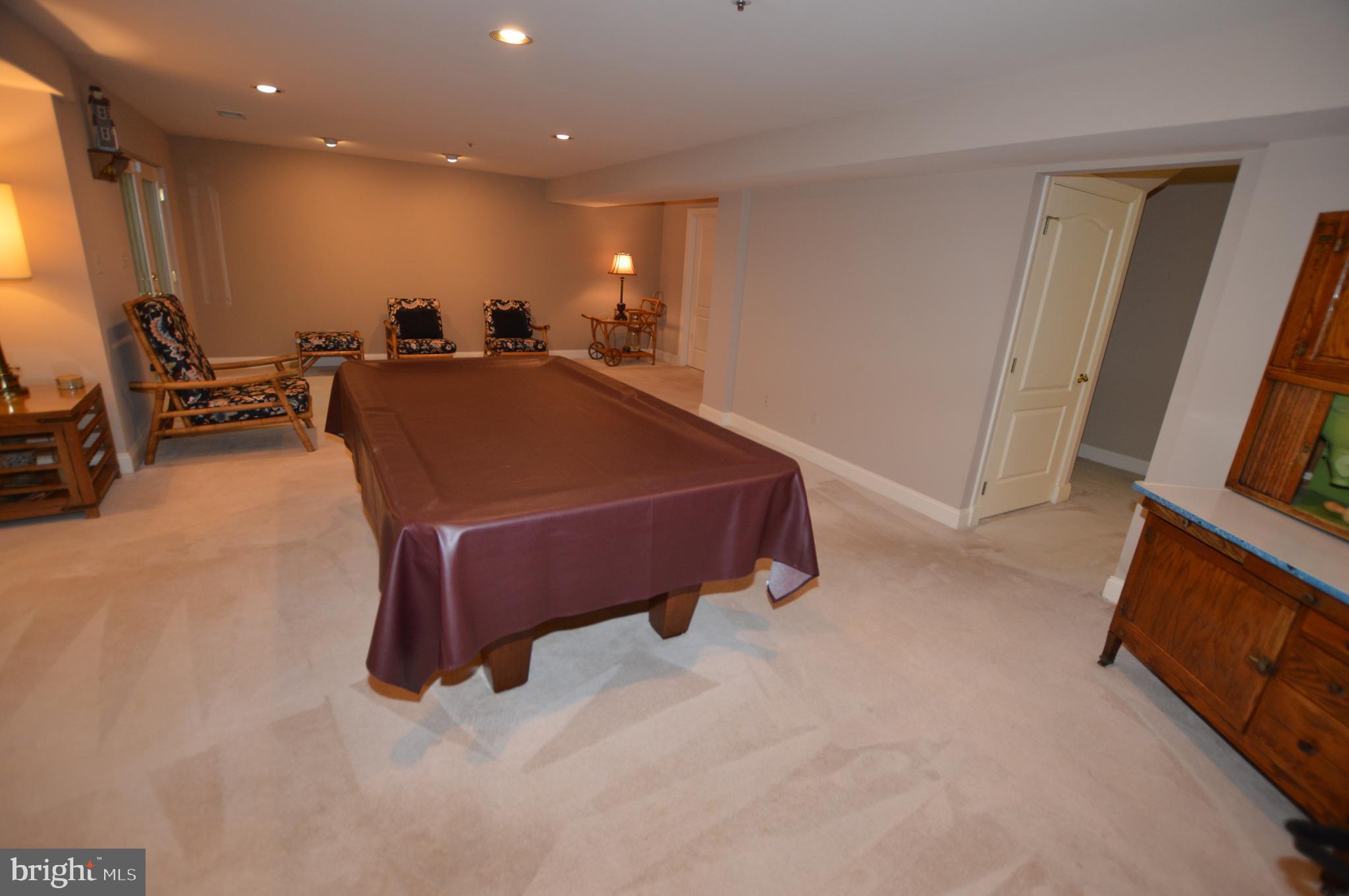 NORTHRIDGE - Residential