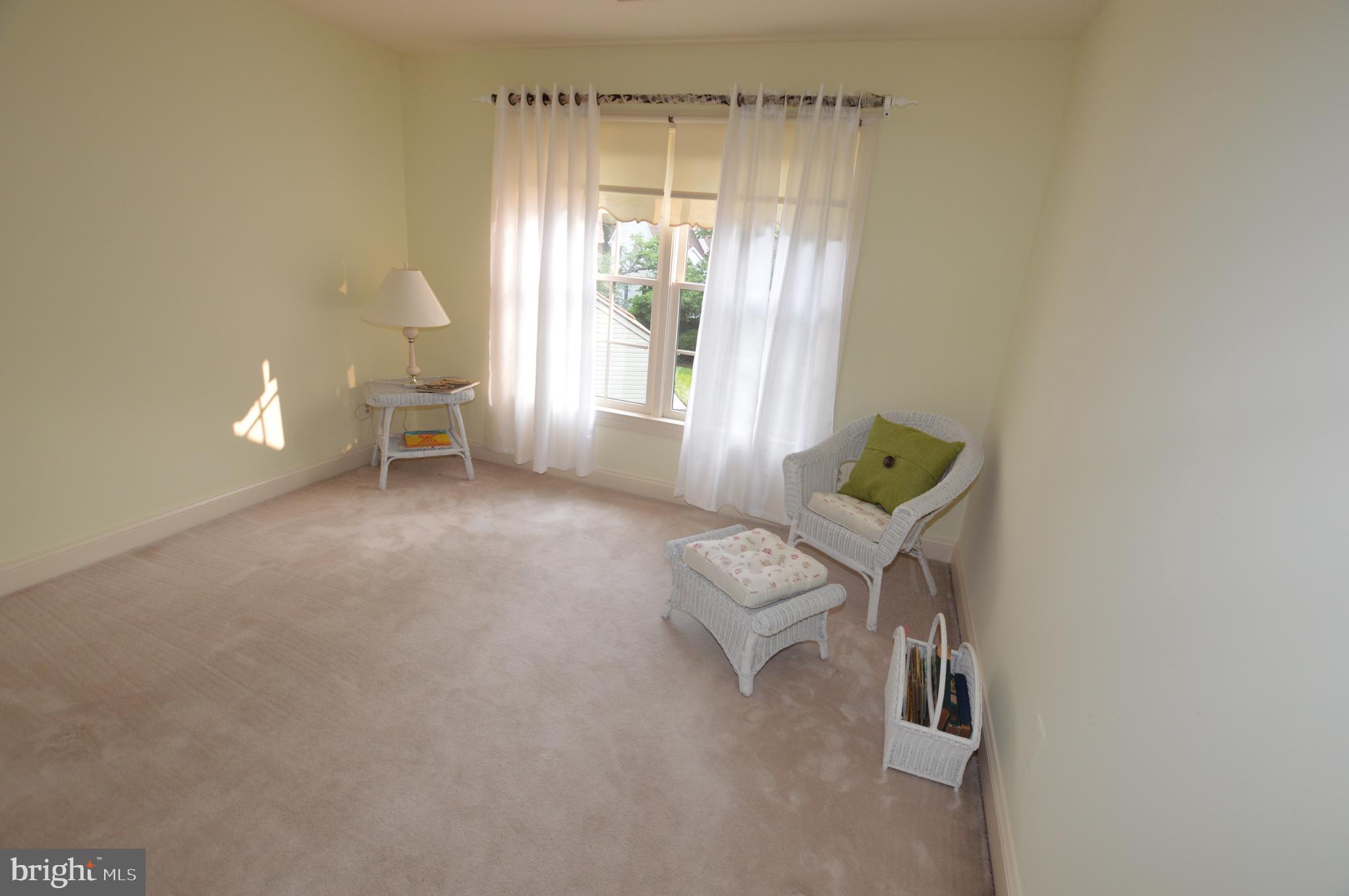 NORTHRIDGE - Residential