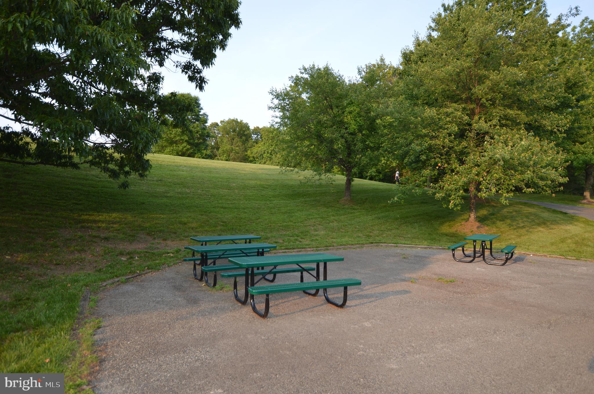 NORTHRIDGE - Residential