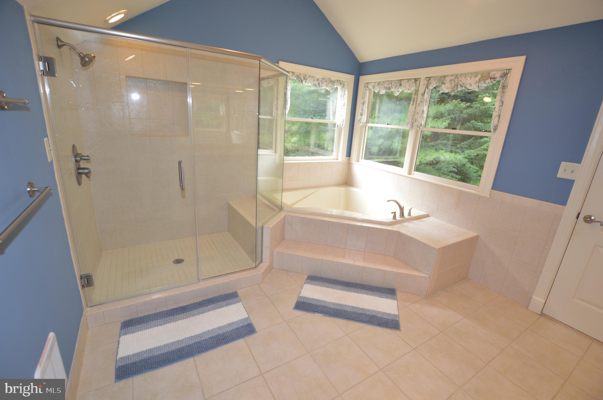 NORTHRIDGE - Residential