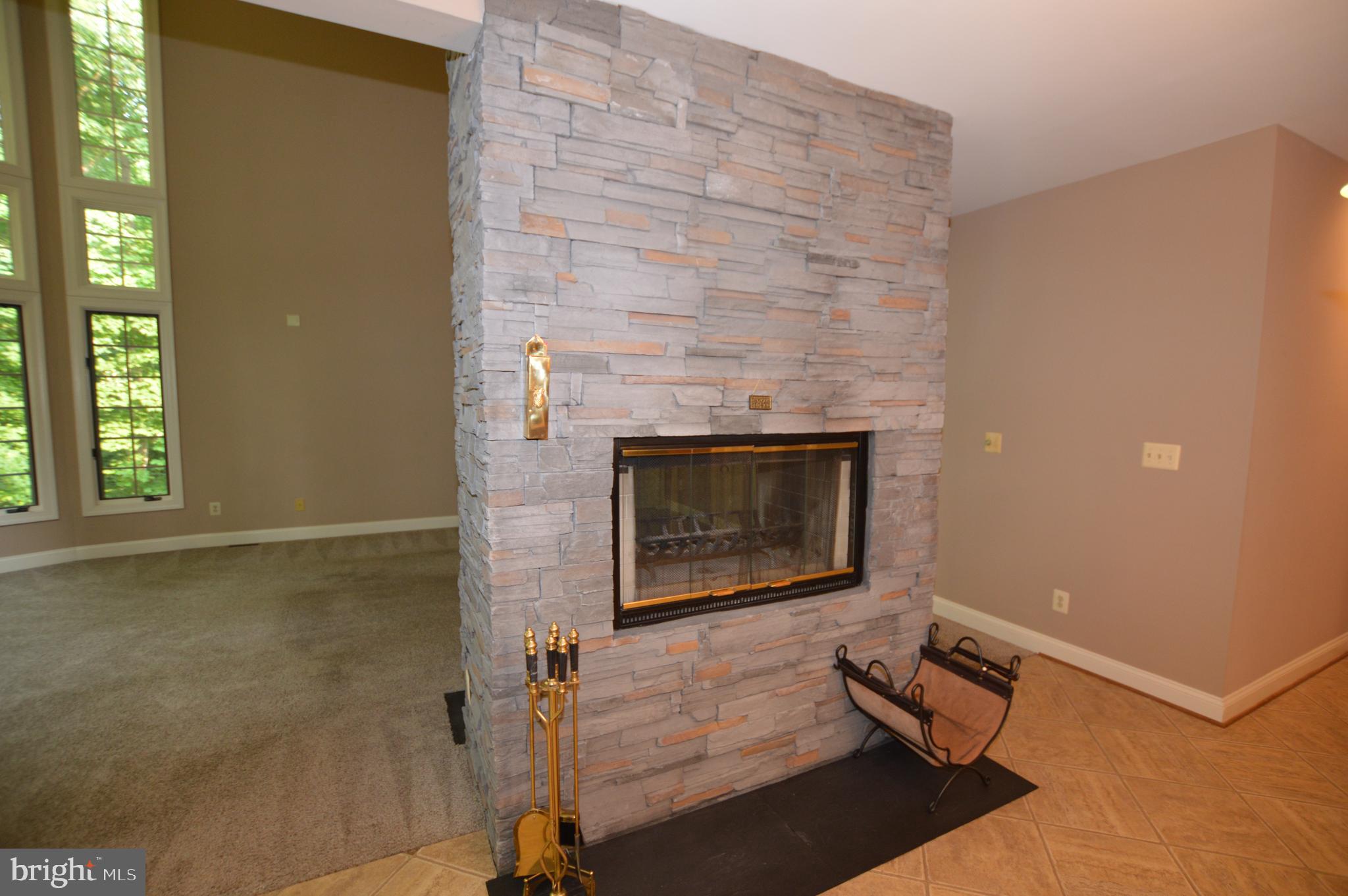 NORTHRIDGE - Residential