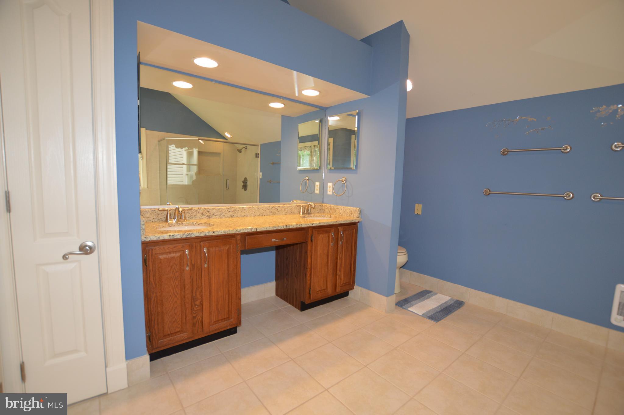 NORTHRIDGE - Residential