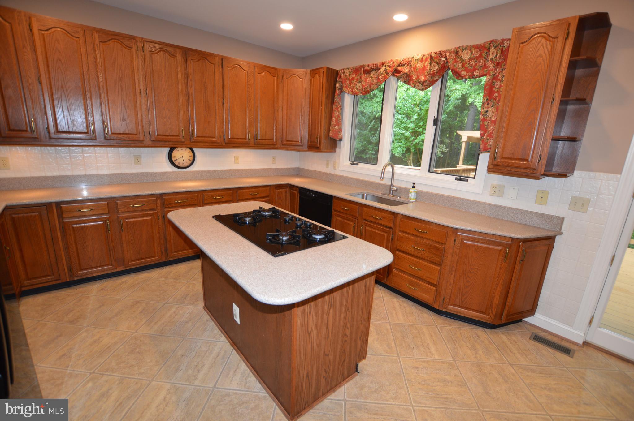 NORTHRIDGE - Residential