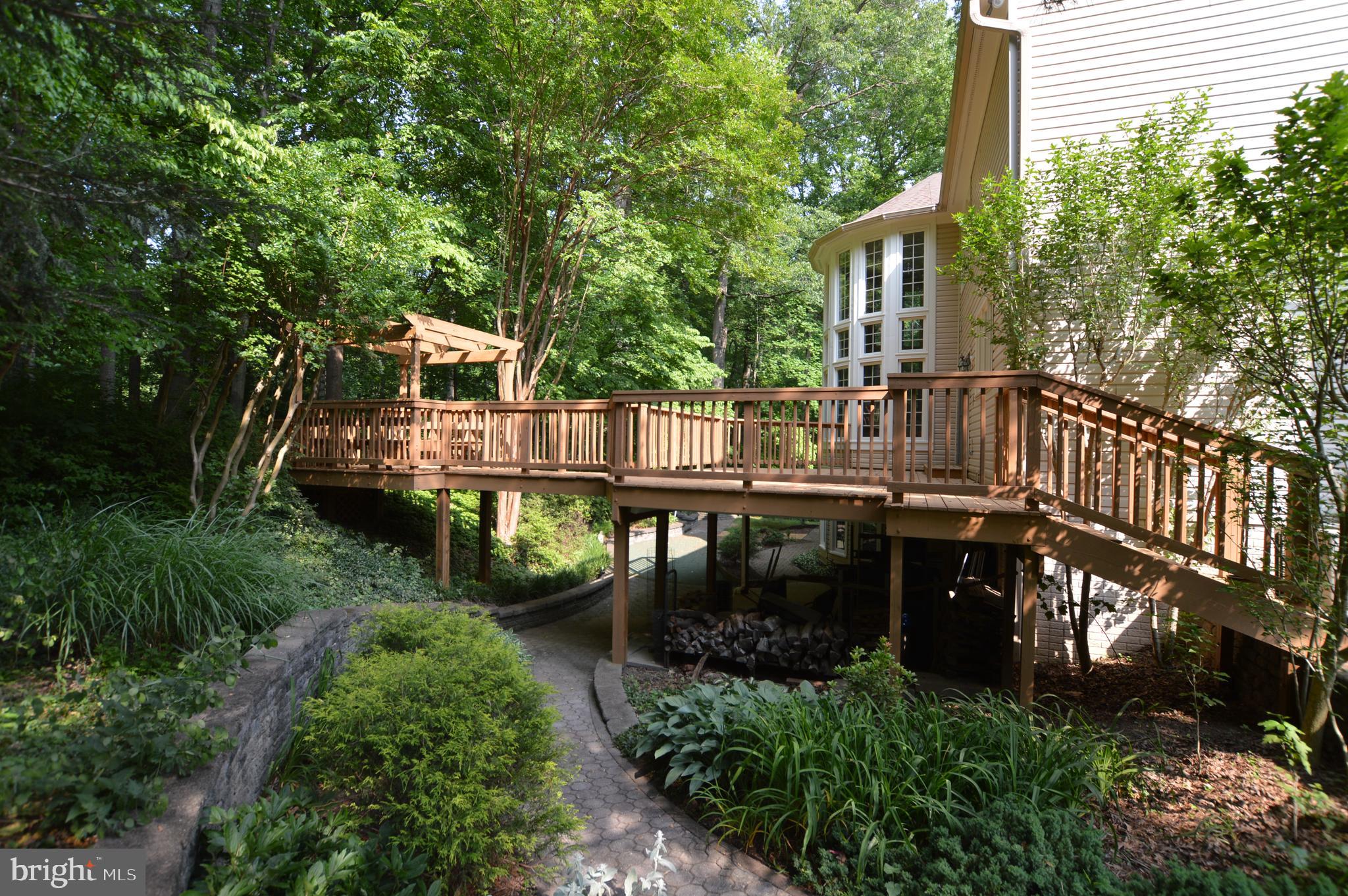 NORTHRIDGE - Residential