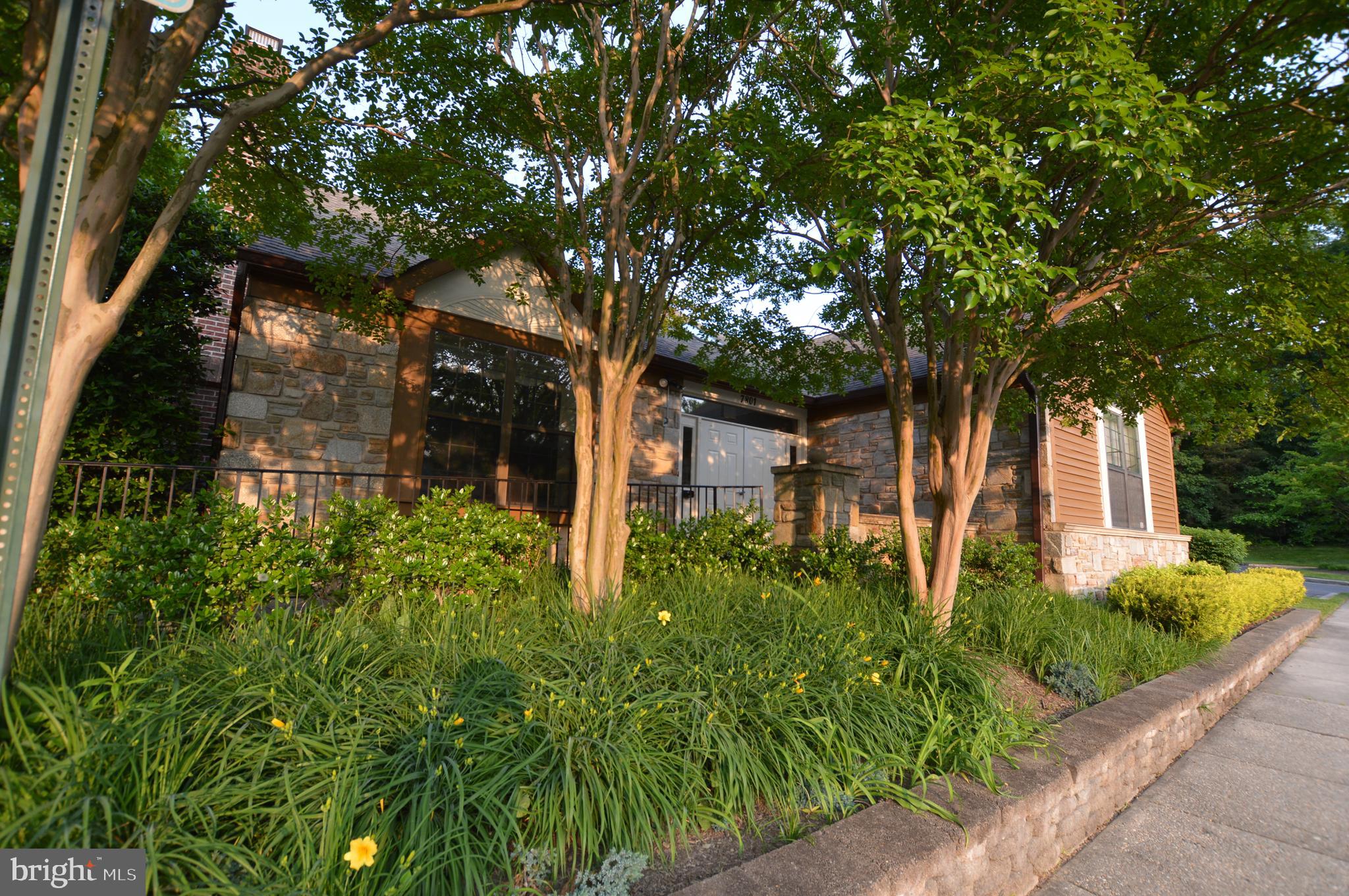 NORTHRIDGE - Residential