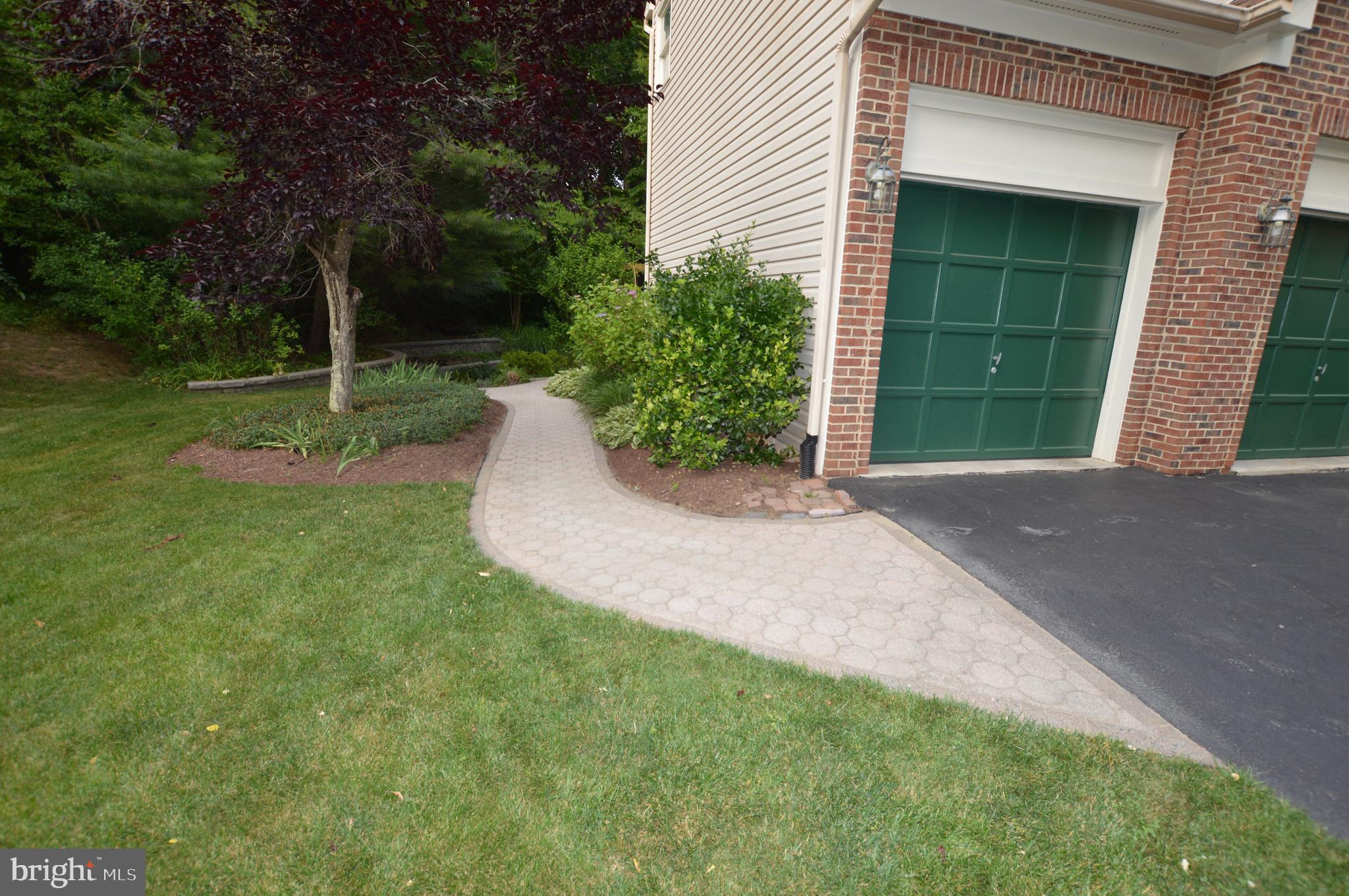 NORTHRIDGE - Residential