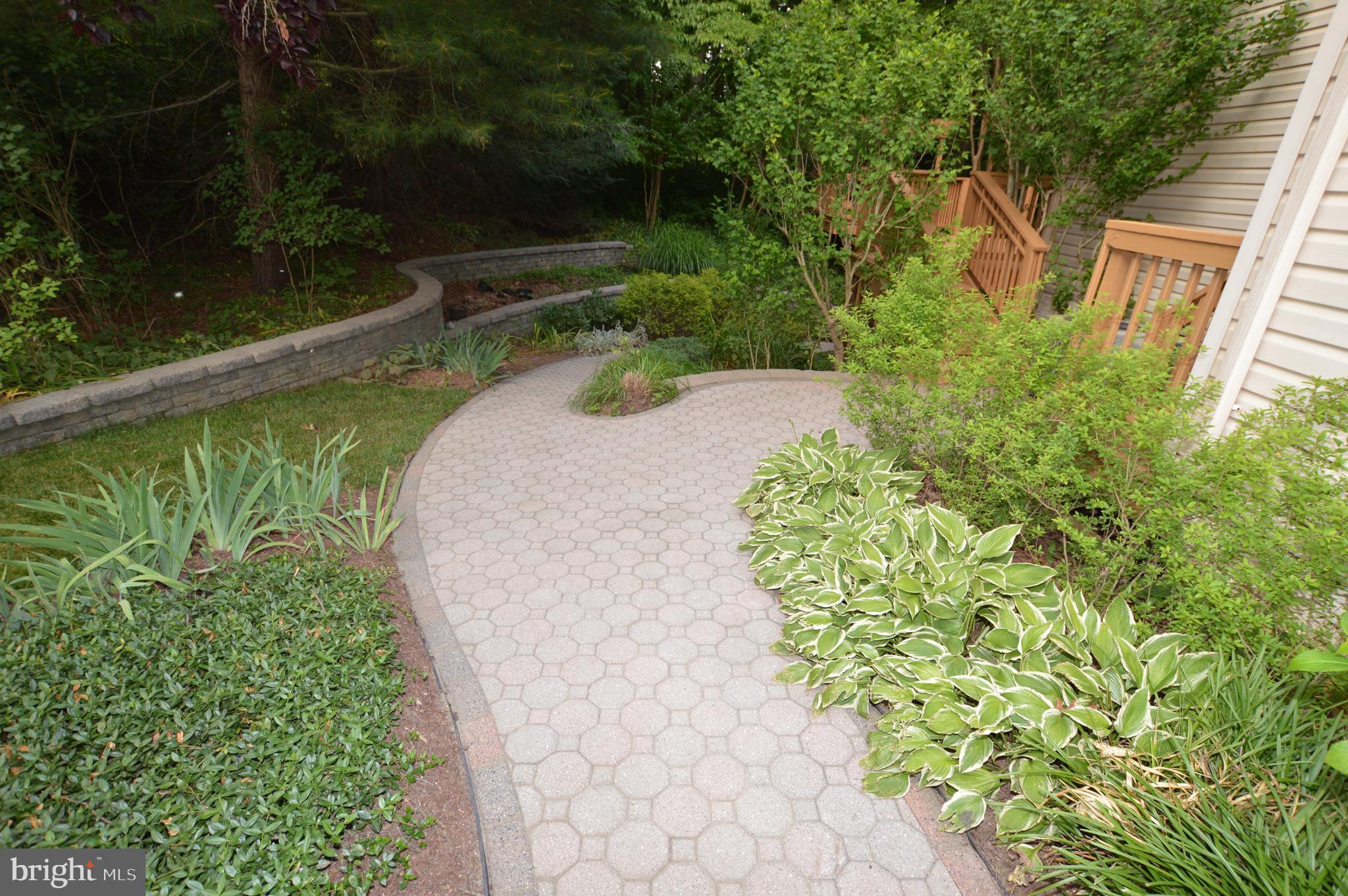 NORTHRIDGE - Residential