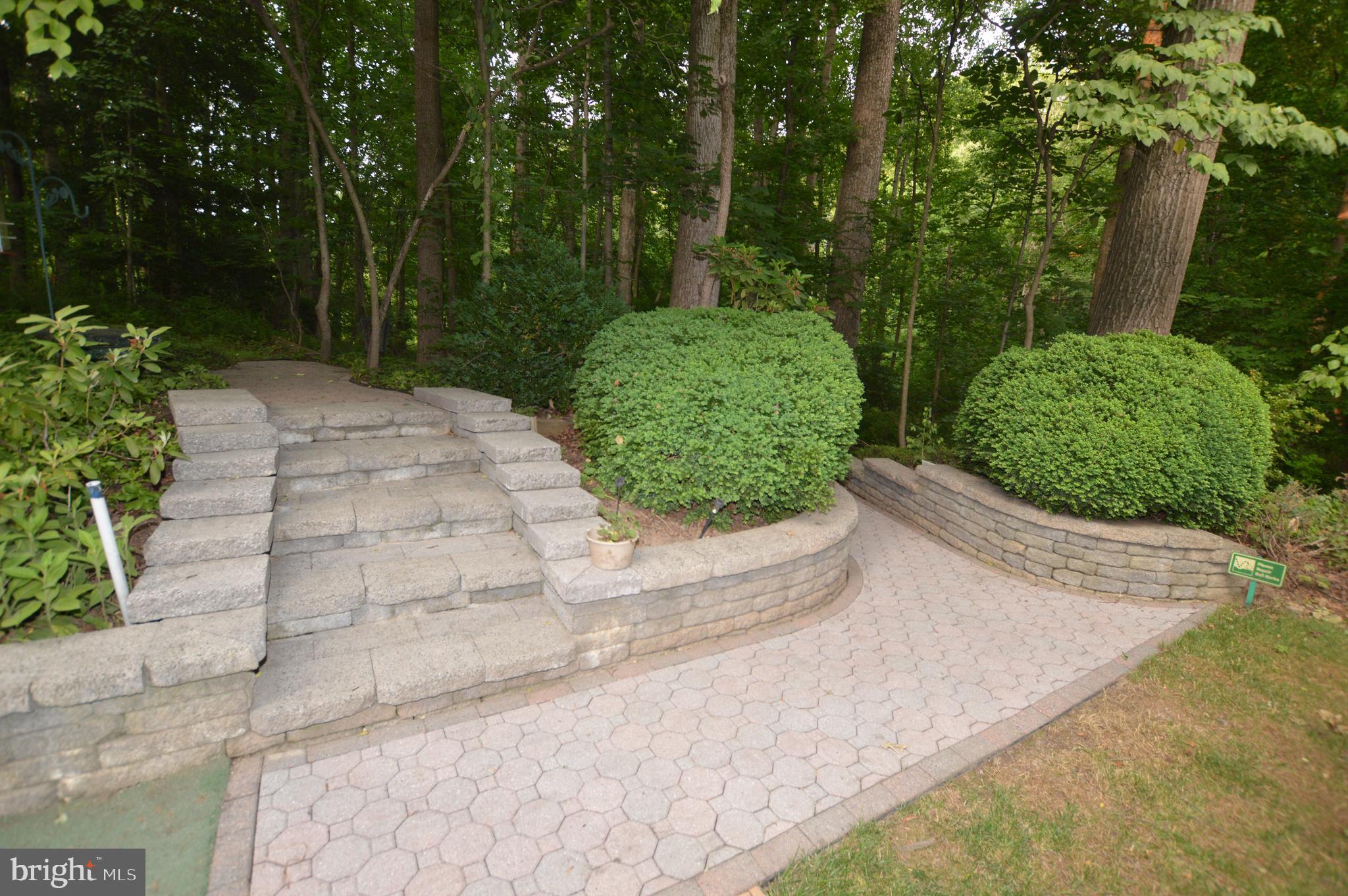 NORTHRIDGE - Residential