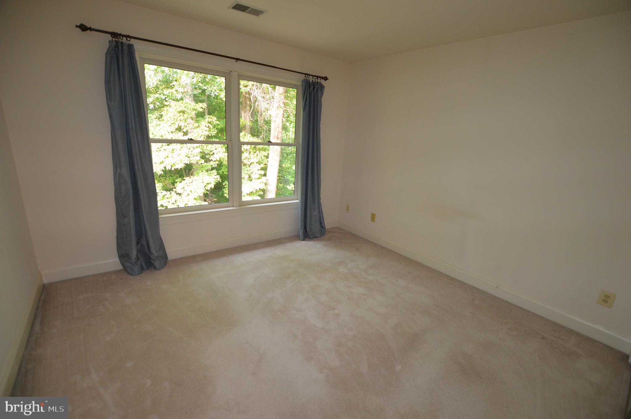 NORTHRIDGE - Residential