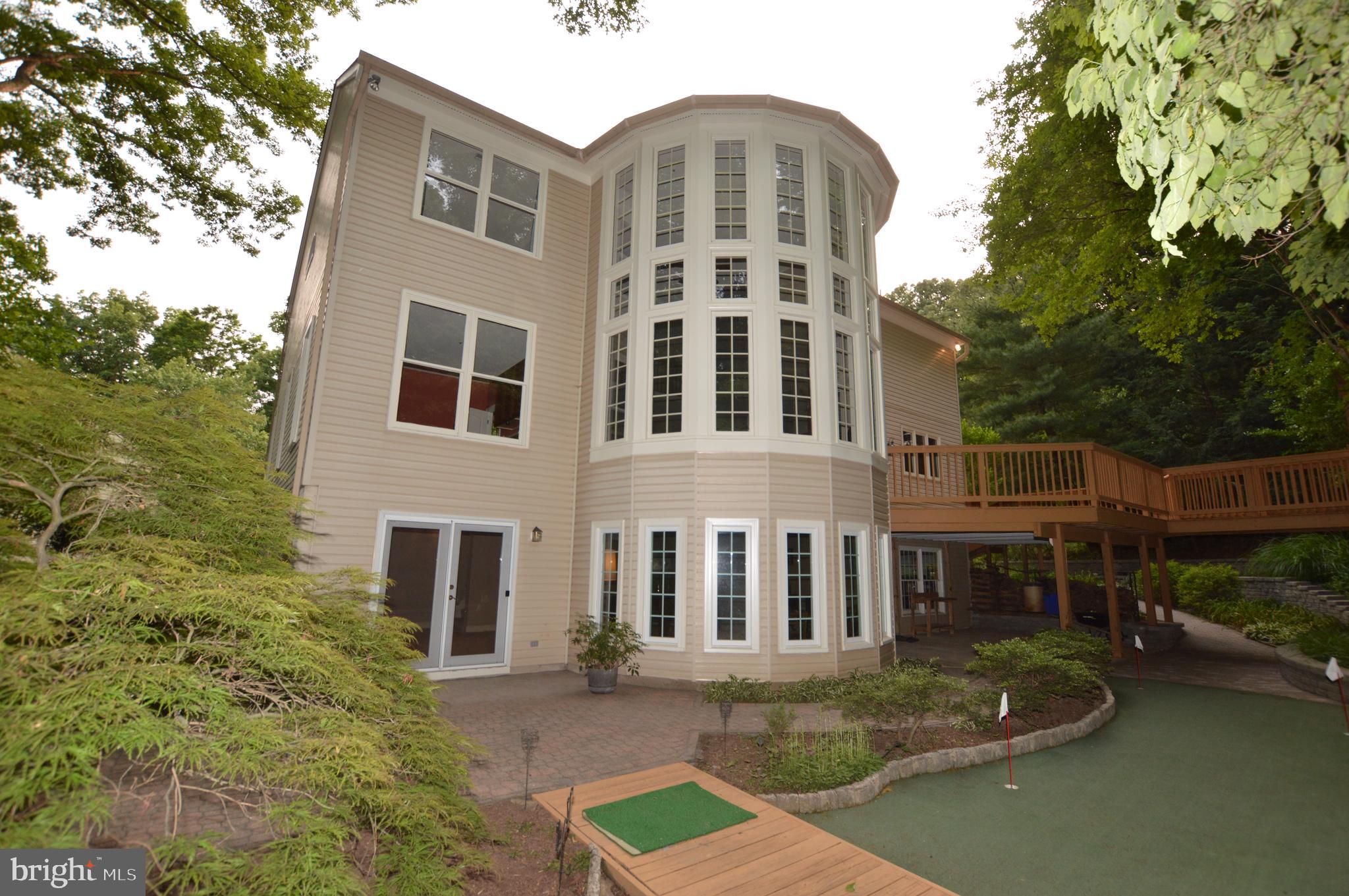 NORTHRIDGE - Residential