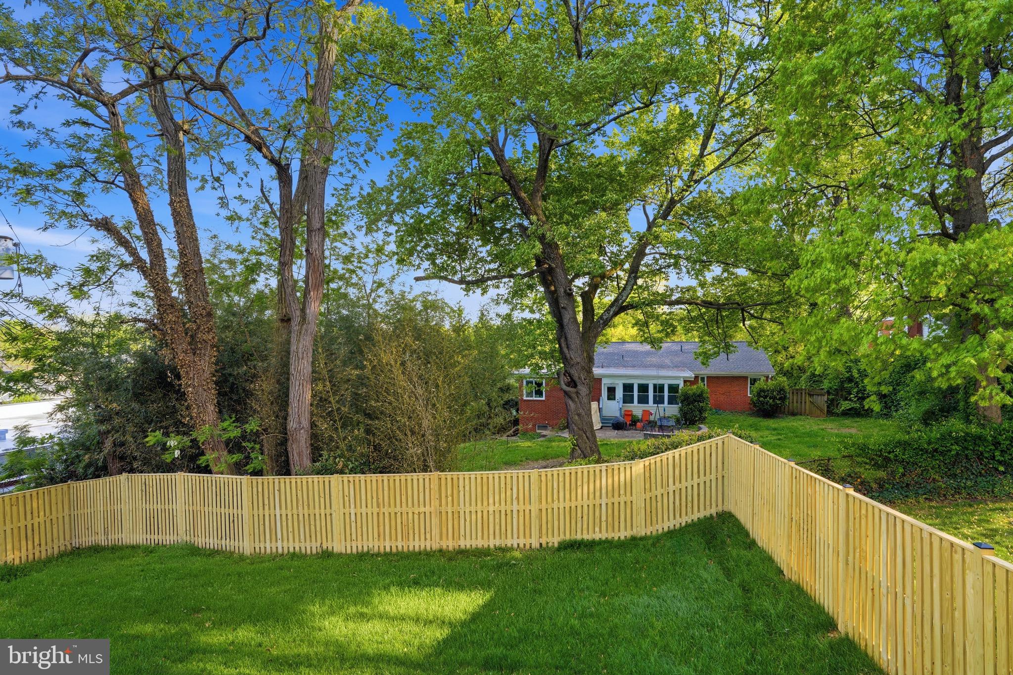 BERKSHIRE OAKWOOD - Residential