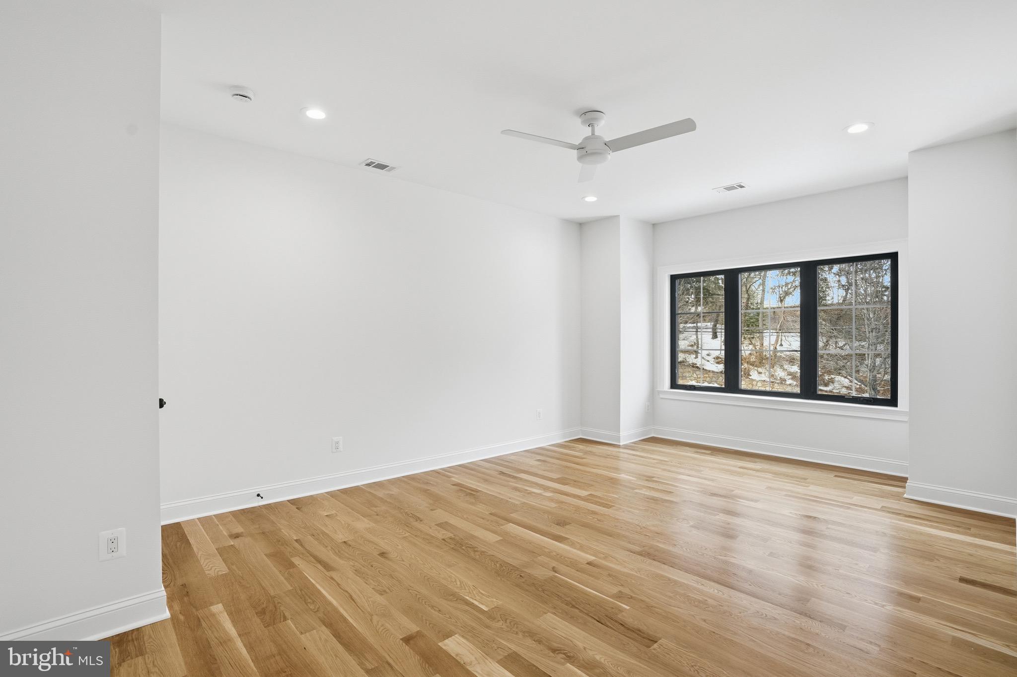 BERKSHIRE OAKWOOD - Residential