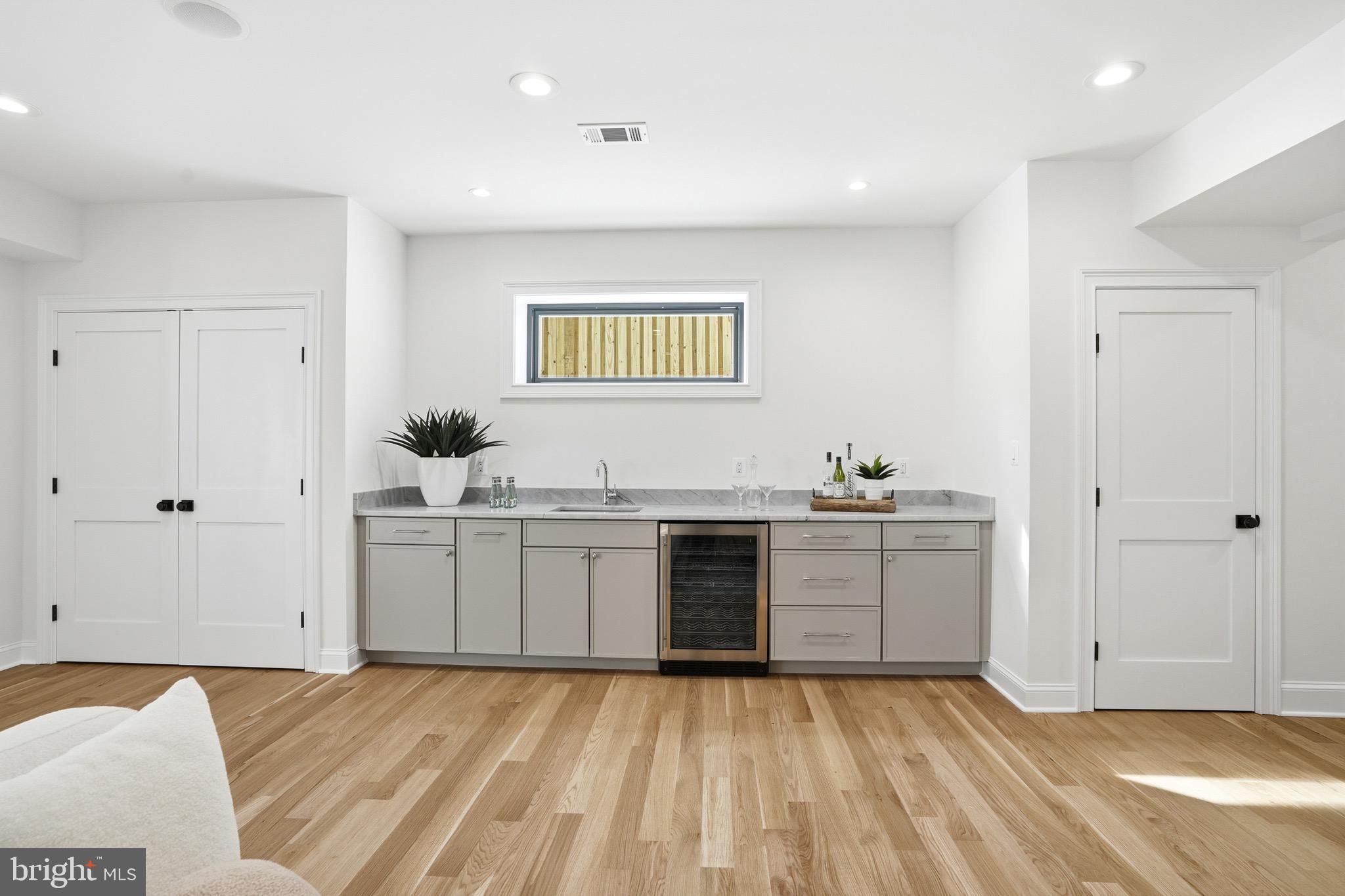 BERKSHIRE OAKWOOD - Residential