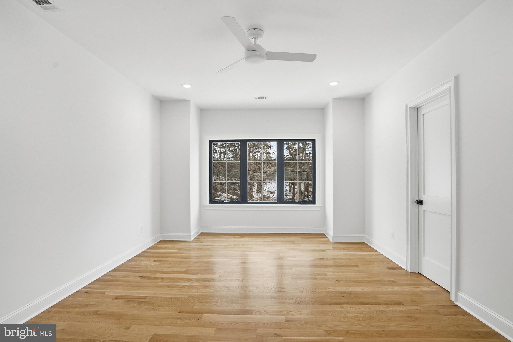 BERKSHIRE OAKWOOD - Residential