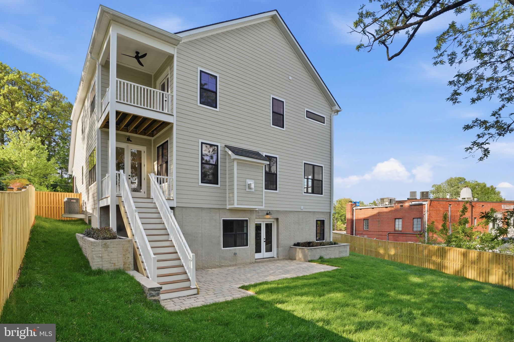 BERKSHIRE OAKWOOD - Residential