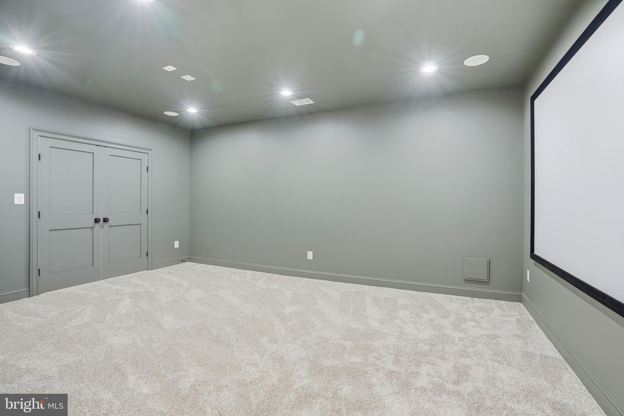 BERKSHIRE OAKWOOD - Residential