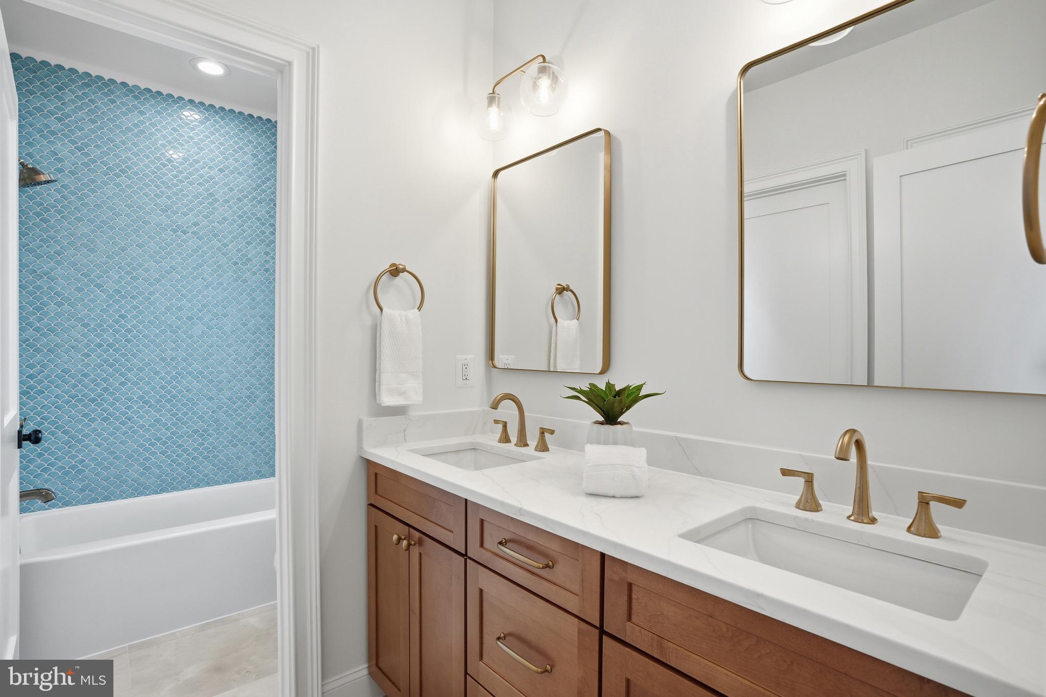 BERKSHIRE OAKWOOD - Residential