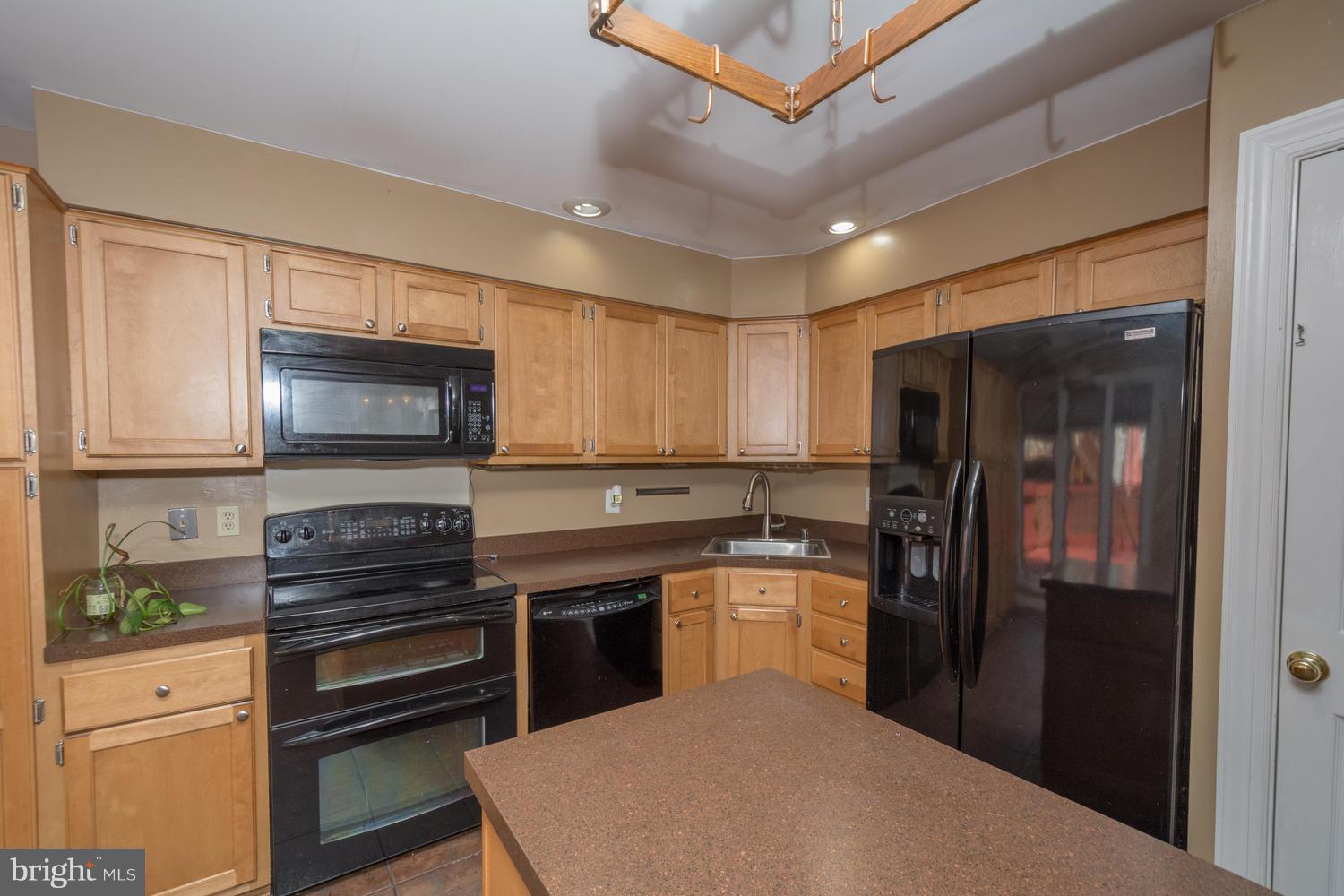 SEVEN OAKS - Residential Lease