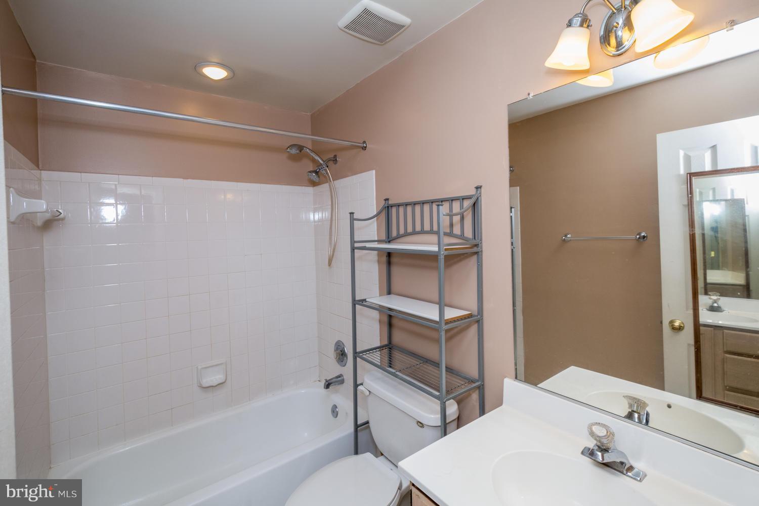 SEVEN OAKS - Residential Lease