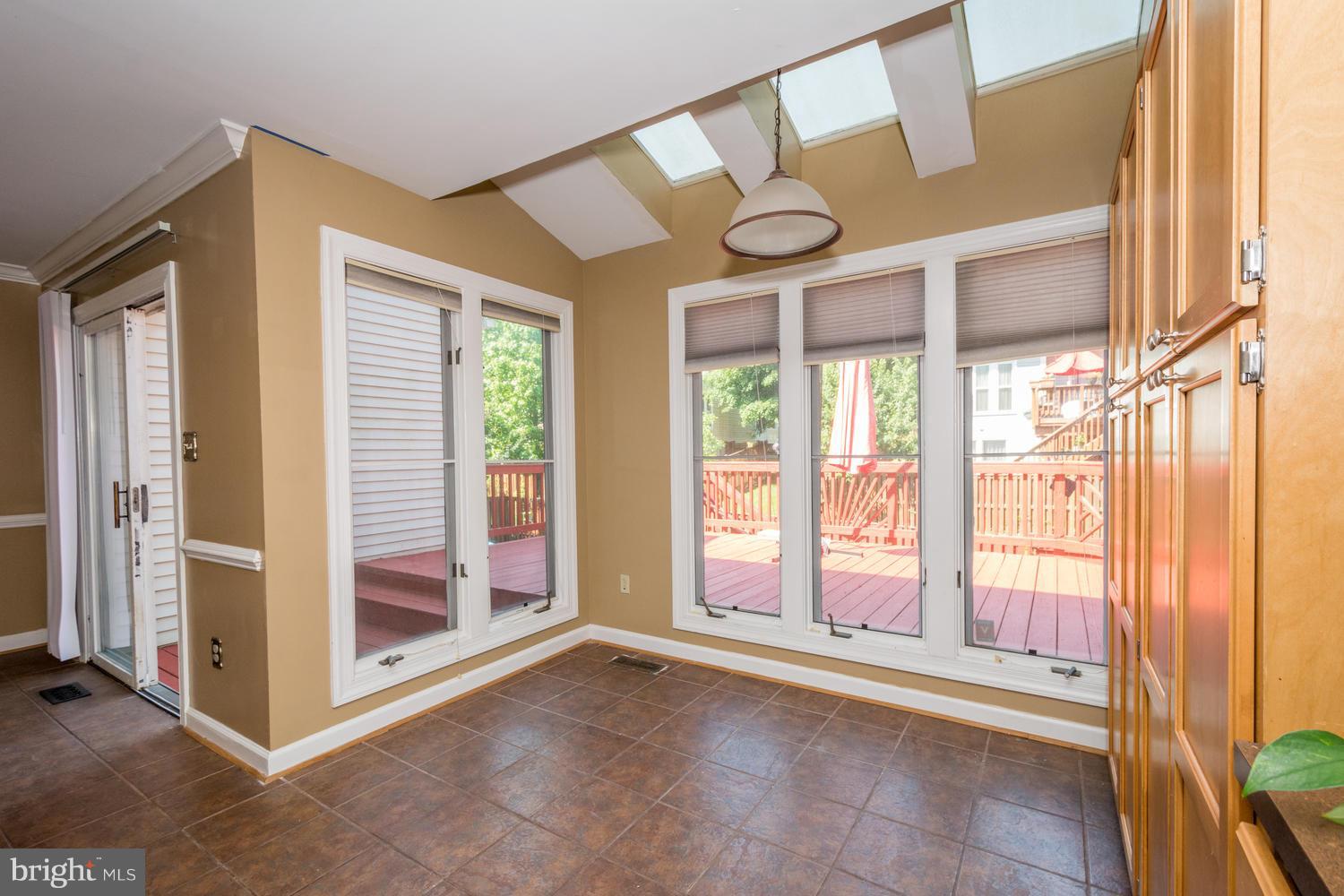 SEVEN OAKS - Residential Lease