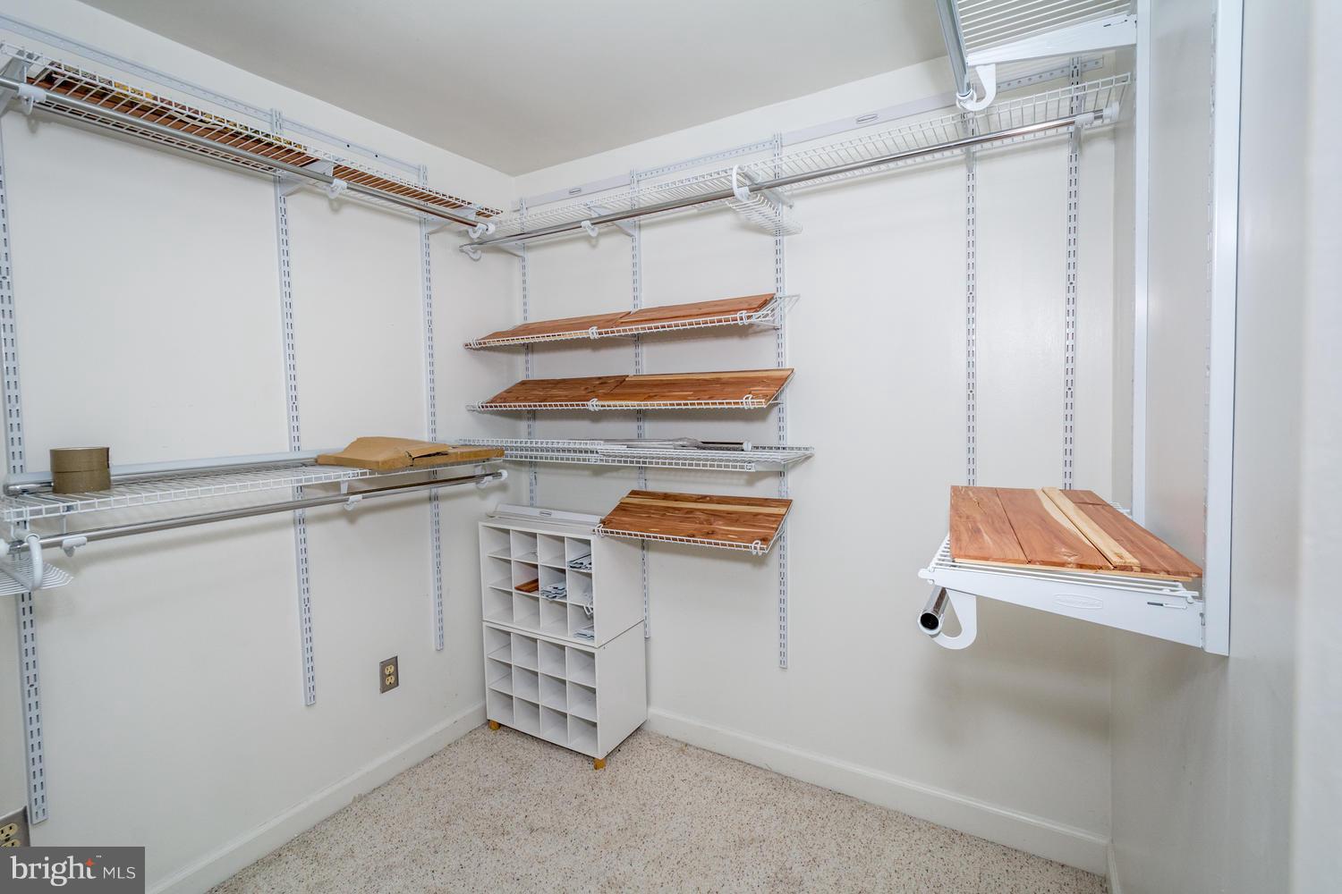 SEVEN OAKS - Residential Lease