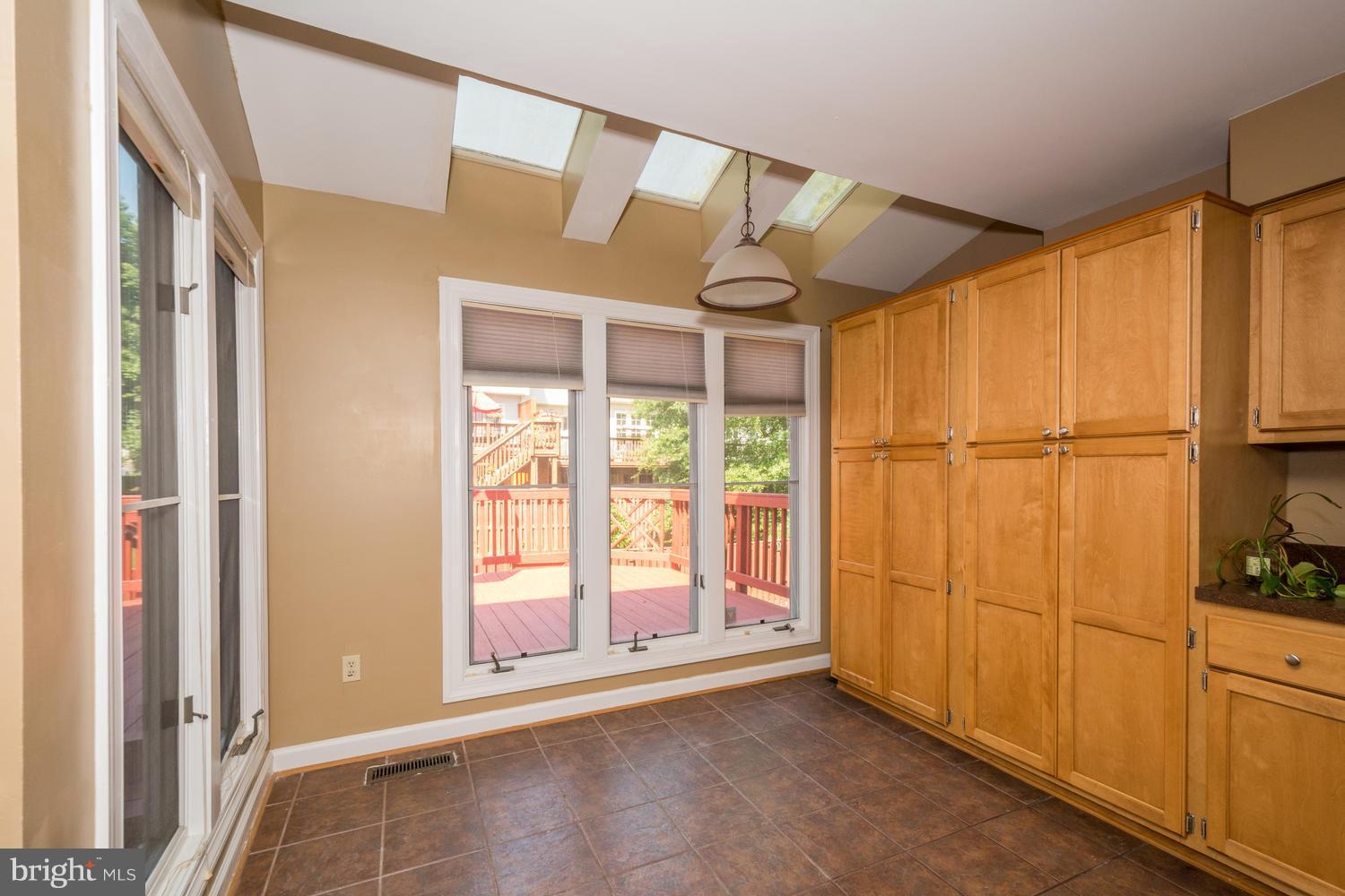 SEVEN OAKS - Residential Lease