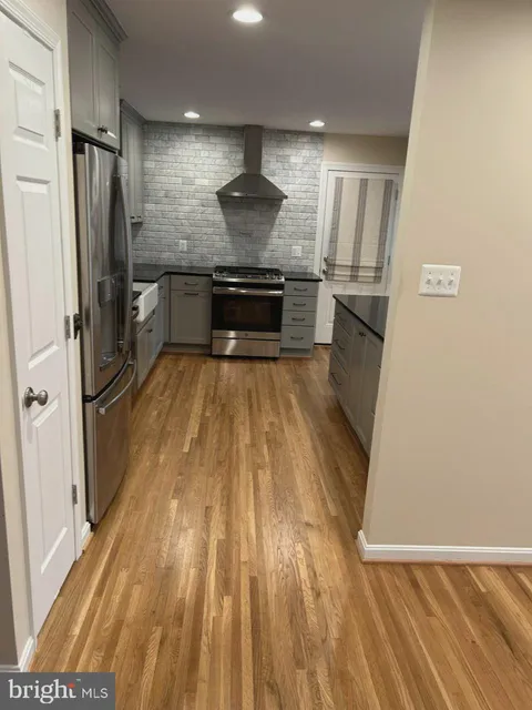 9238 Kristin Lane, Fairfax, VA MLS: VAFX2311386