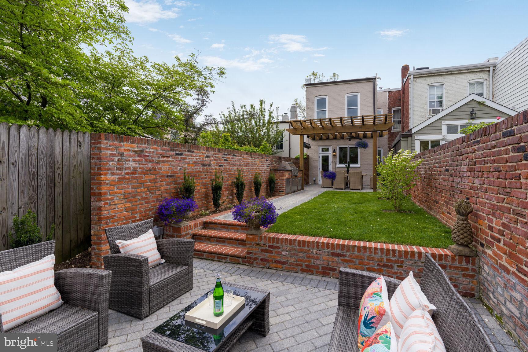 GEORGETOWN - Residential