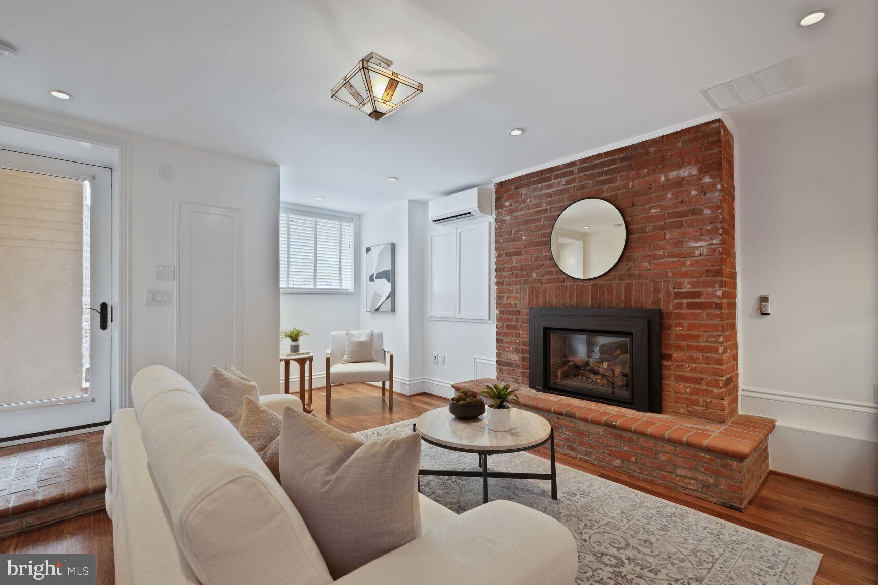 GEORGETOWN - Residential