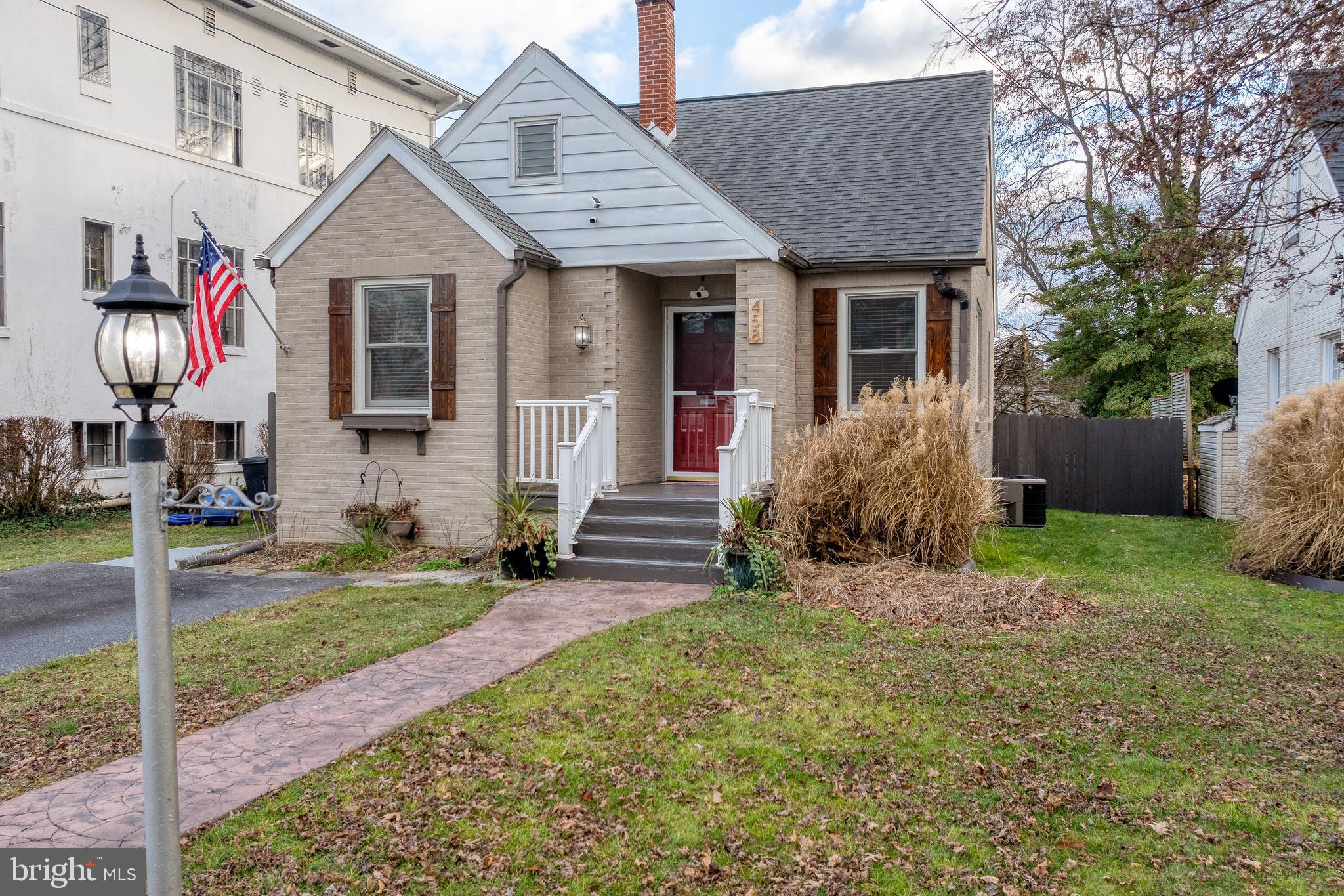 ELIZABETHTOWN BOROUGH - Residential