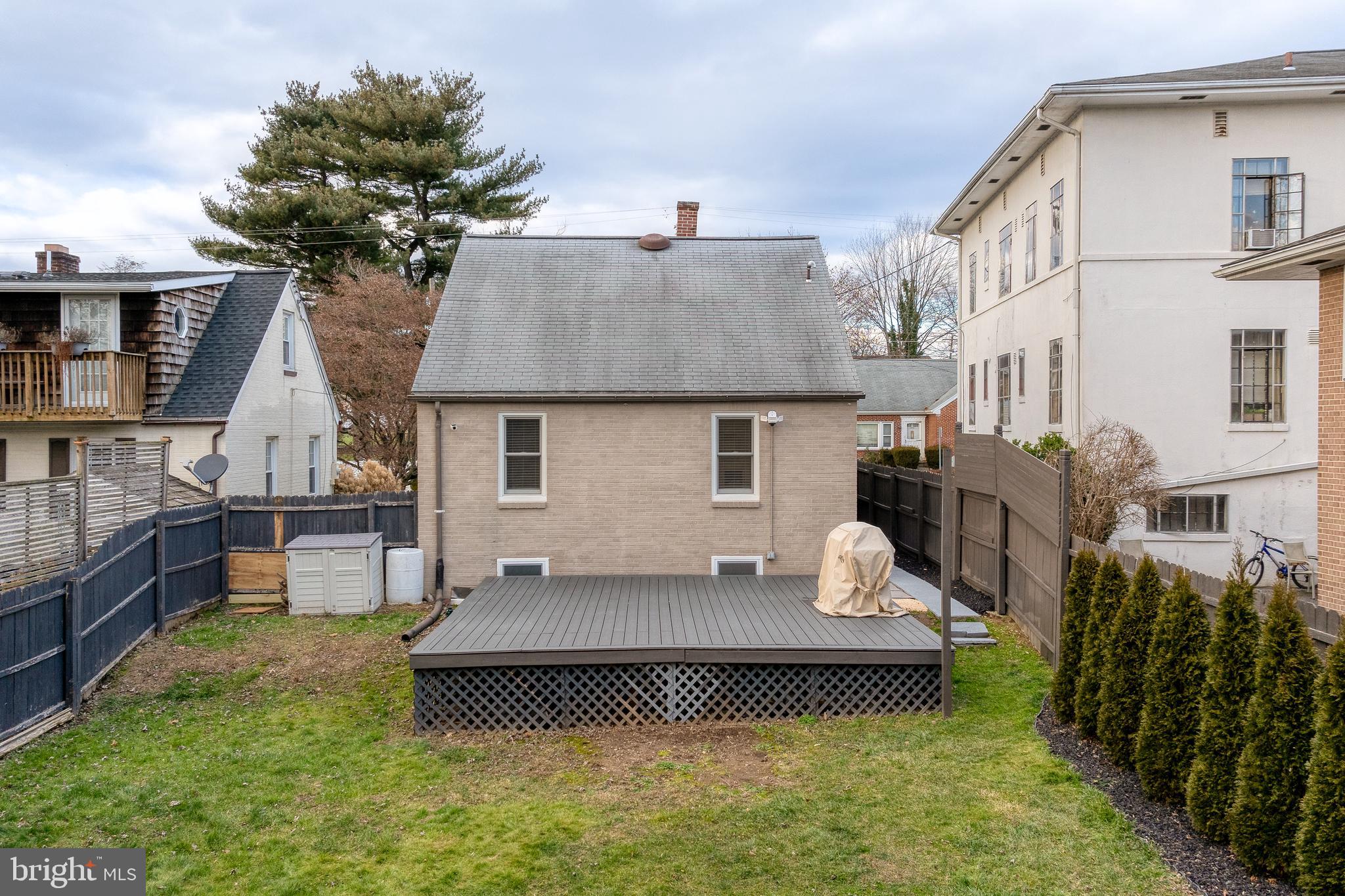 ELIZABETHTOWN BOROUGH - Residential