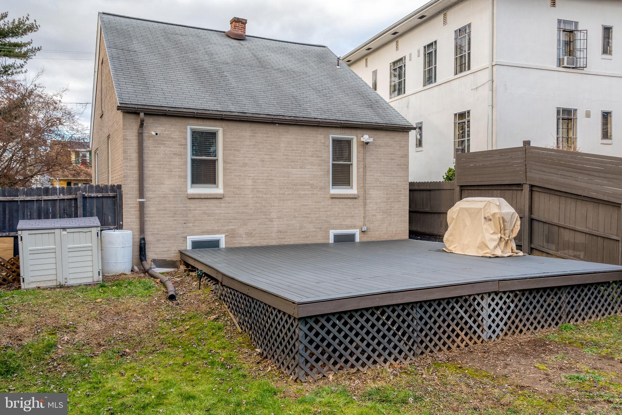 ELIZABETHTOWN BOROUGH - Residential