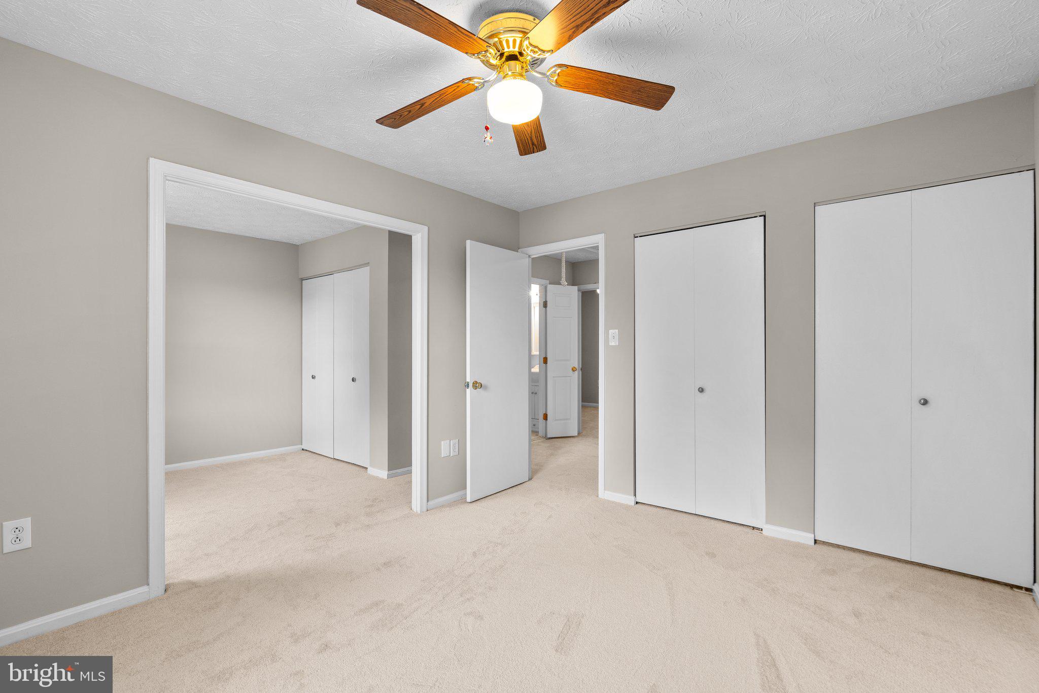 GUNNERS LAKE VILLAGE - Residential