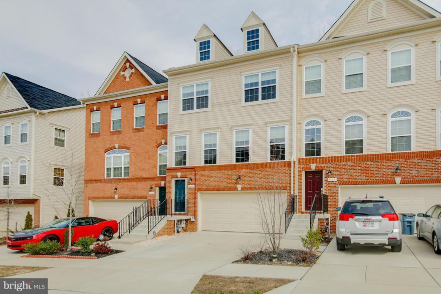 Open House Cnx.... Over 2400 finished sq ft! 3 bedroom town home features a 2 car garage, gourmet kitchen w/chefs island, granite, ss appliance and gleaming hardwood floors on main level! Owner's suite complete with vaulted ceilings, walk-in closet and luxury bathroom!  Spacious recroom & great room are perfect for entertaining!  Enjoy your evenings on the oversized deck backing to woods!