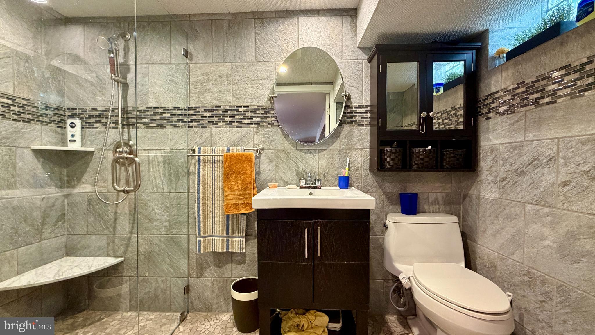 BUSTLETON - Residential