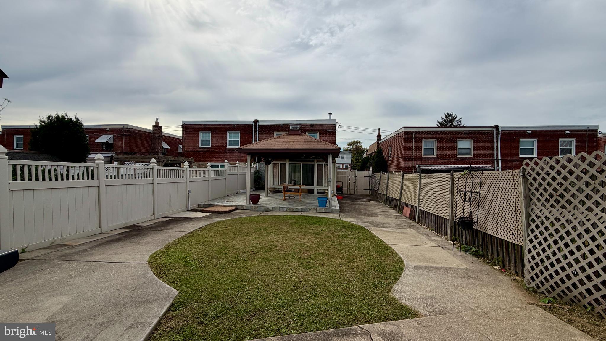 BUSTLETON - Residential