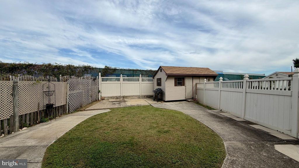 Photo of 1829 Tomlinson Road, PHILADELPHIA, PA 19116 (MLS # PAPH2549534)