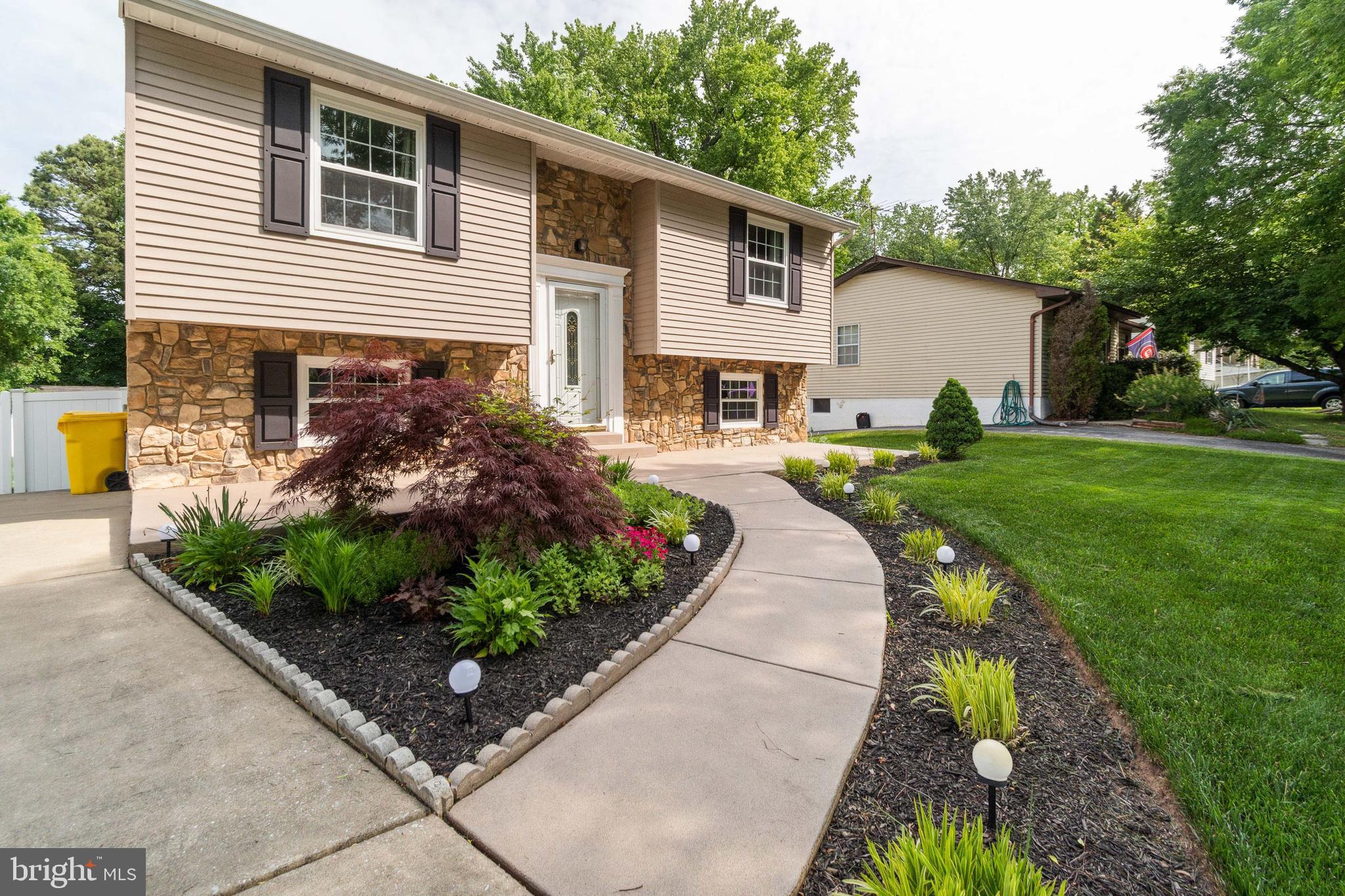 SHANNON SQUARE - Residential