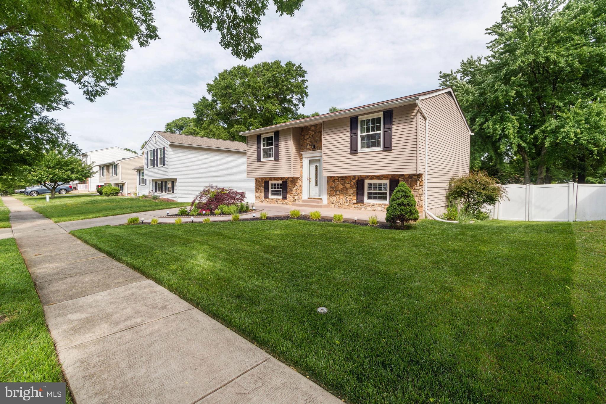 SHANNON SQUARE - Residential