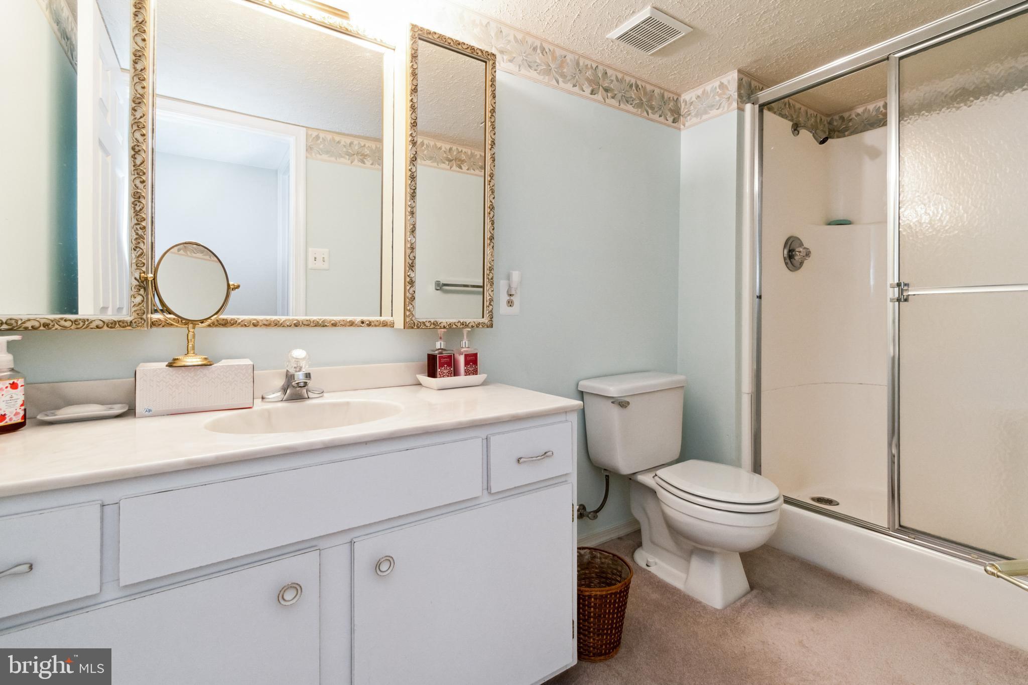 SHANNON SQUARE - Residential