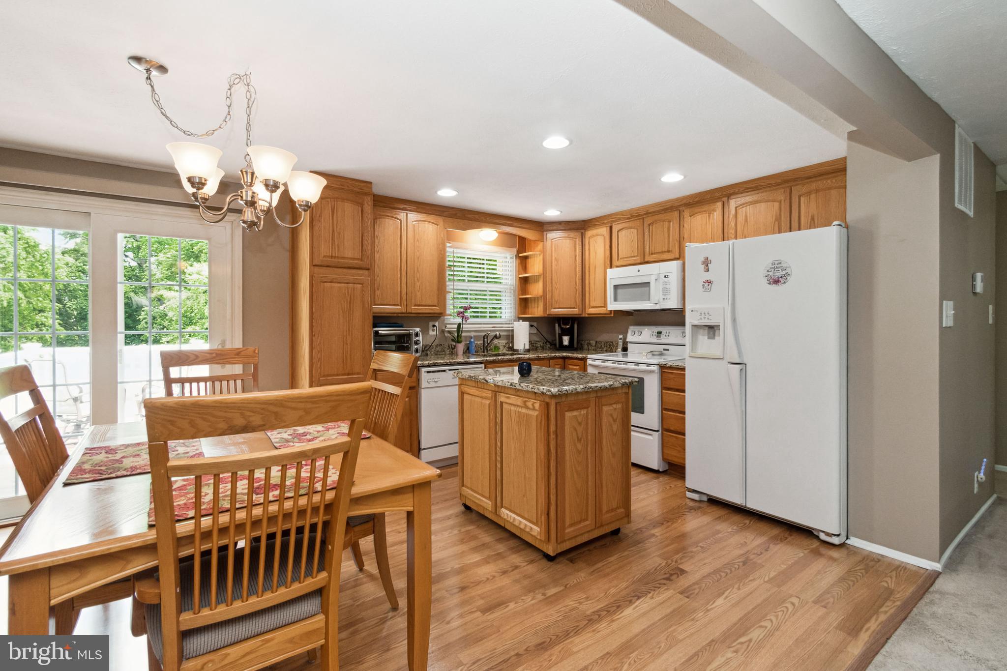 SHANNON SQUARE - Residential