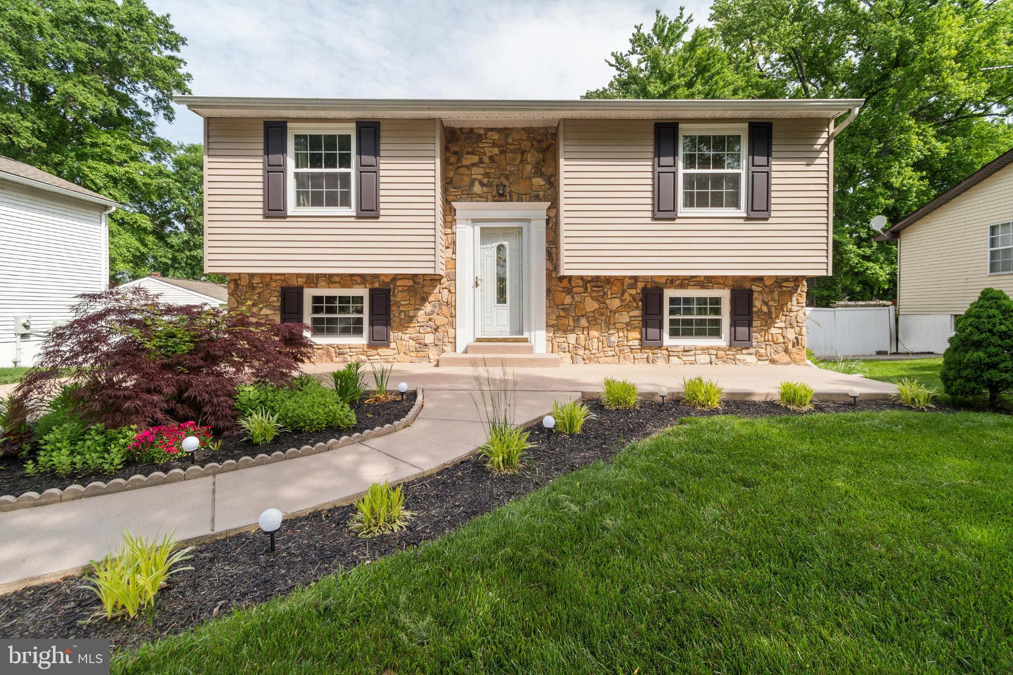 SHANNON SQUARE - Residential